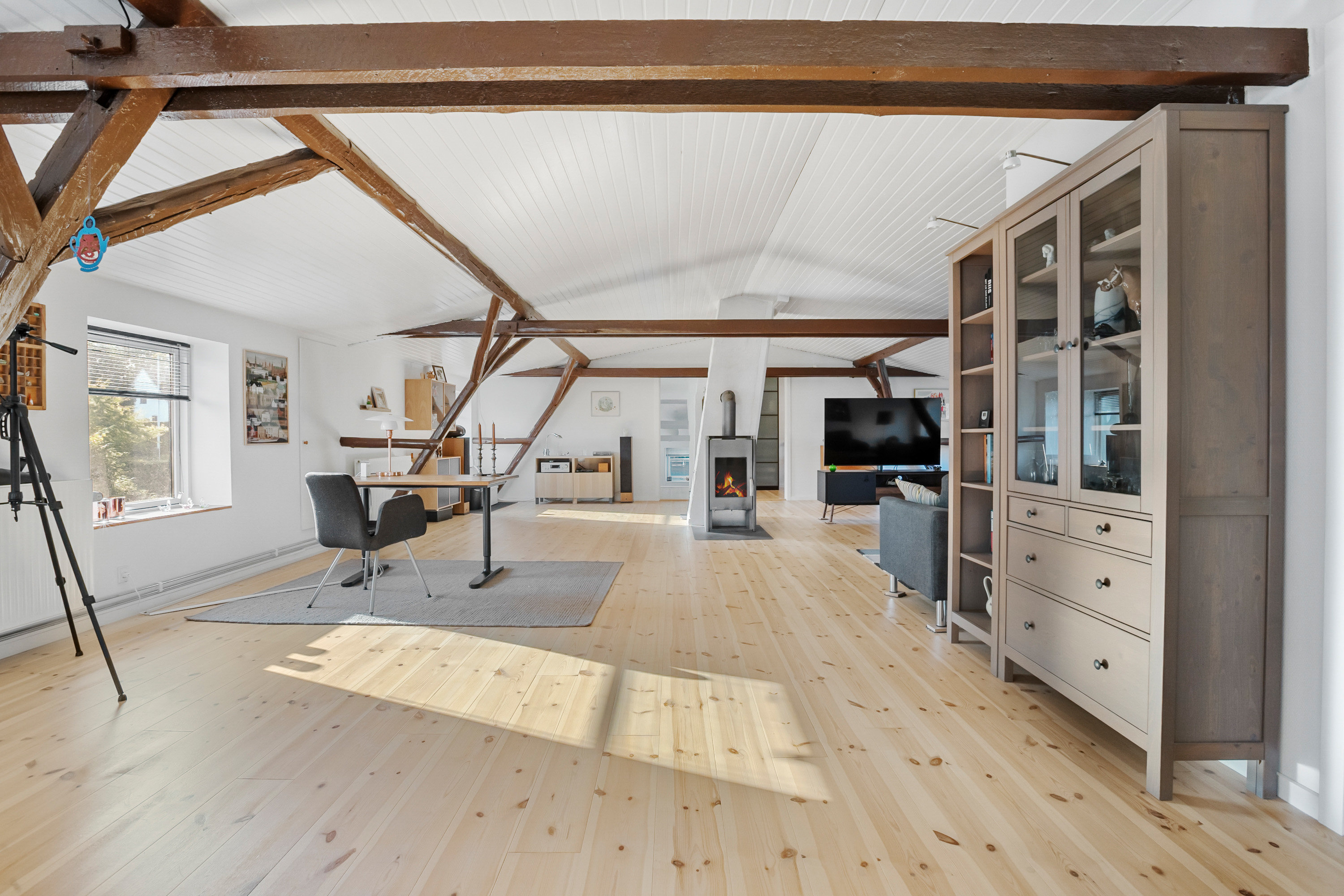 Fremhævet stue billede i fuldskærmstilstand. Billede af Smørum Bygade 15, Smørumovre, 2765 Smørum