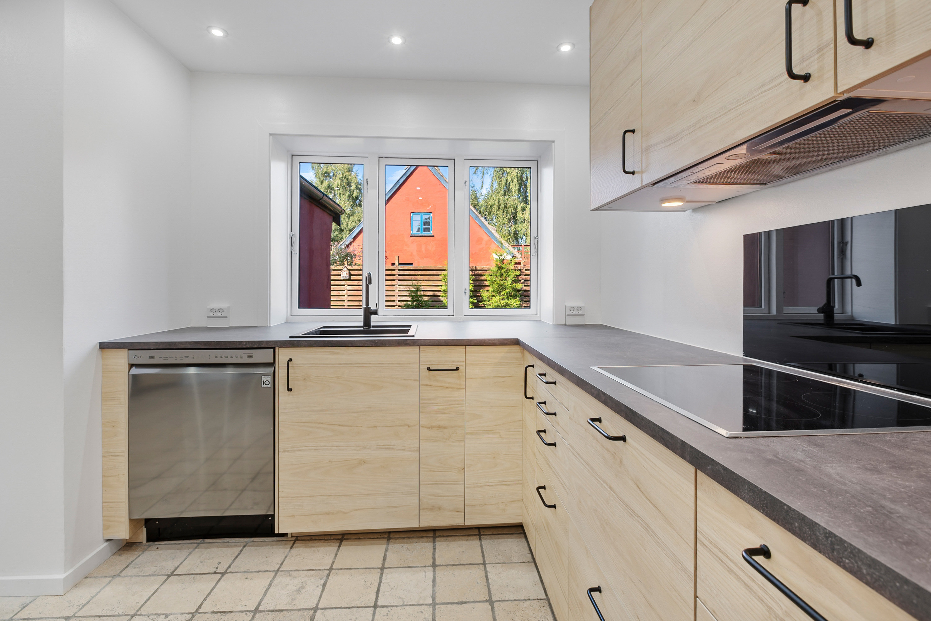 Fremhævet lejlighed: køkken billede i fuldskærmstilstand. Billede af Smørum Bygade 15, Smørumovre, 2765 Smørum