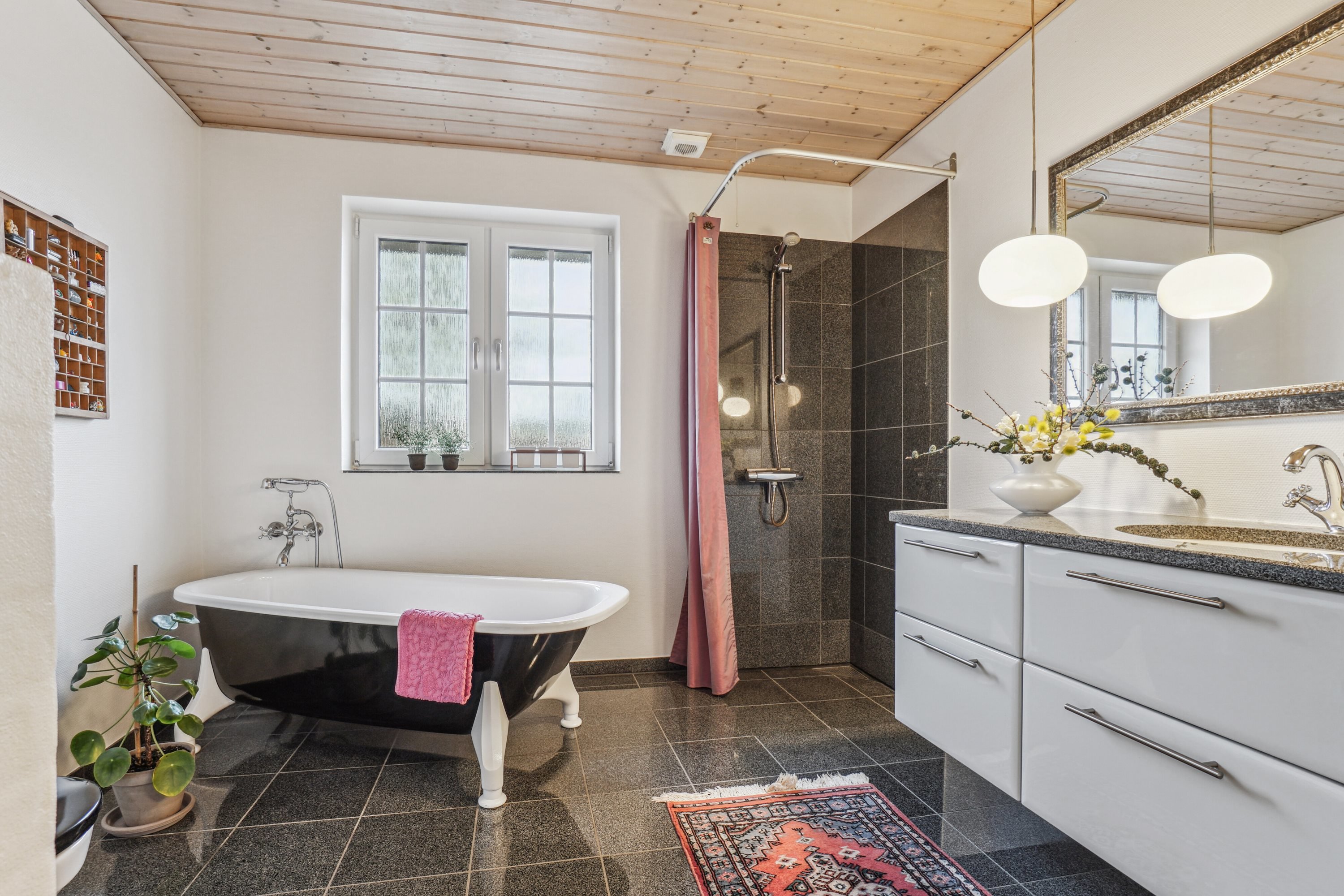 Fremhævet badeværelse billede i fuldskærmstilstand. Billede af Leopardvej 2, 7700 Thisted