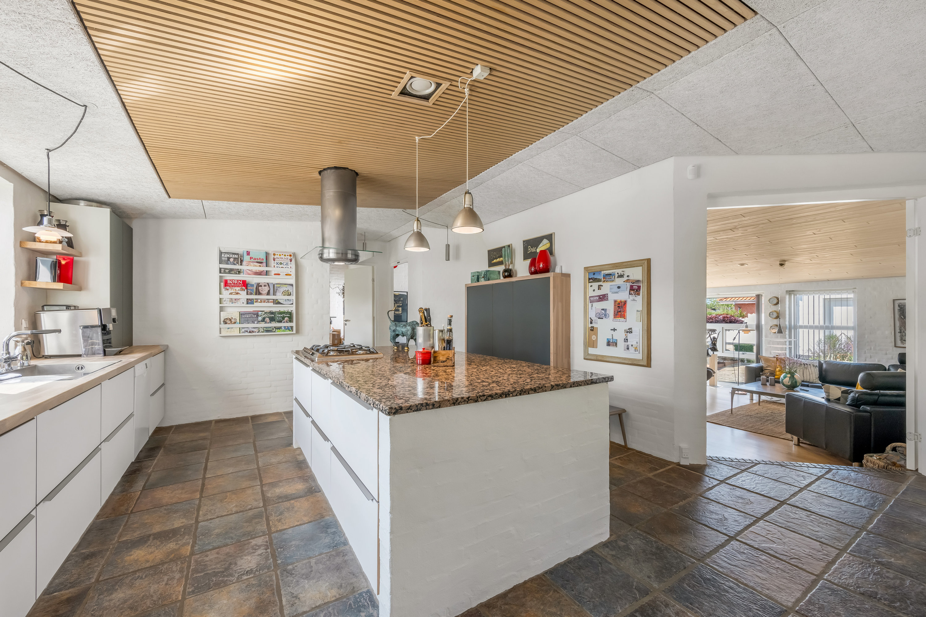 Fremhævet køkken billede i fuldskærmstilstand. Billede af Langelandsgade 5, Rindum, 6950 Ringkøbing