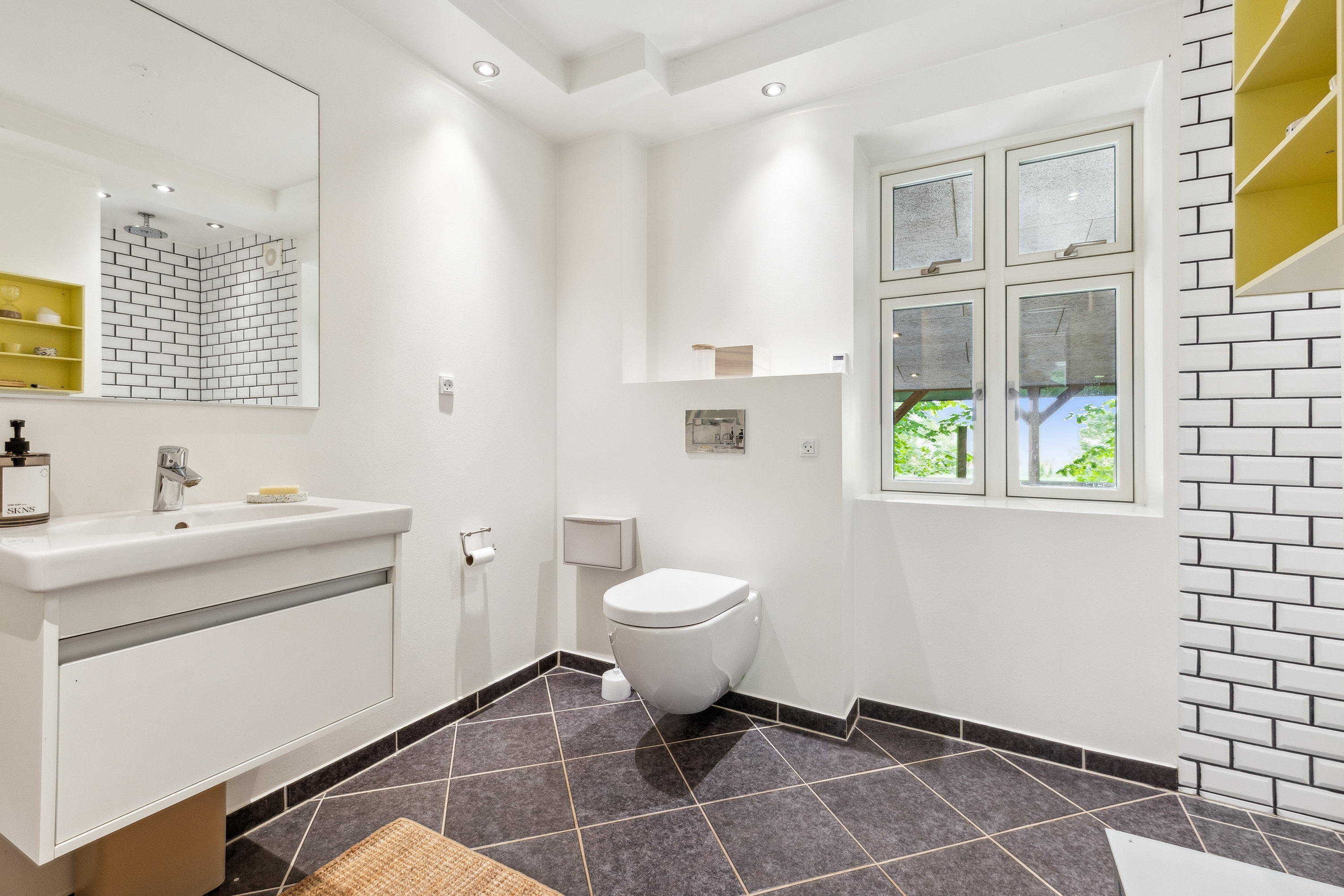 Fremhævet badeværelse billede i fuldskærmstilstand. Billede af Dr. Madsensvej 11, Harridslev, 8930 Randers NØ