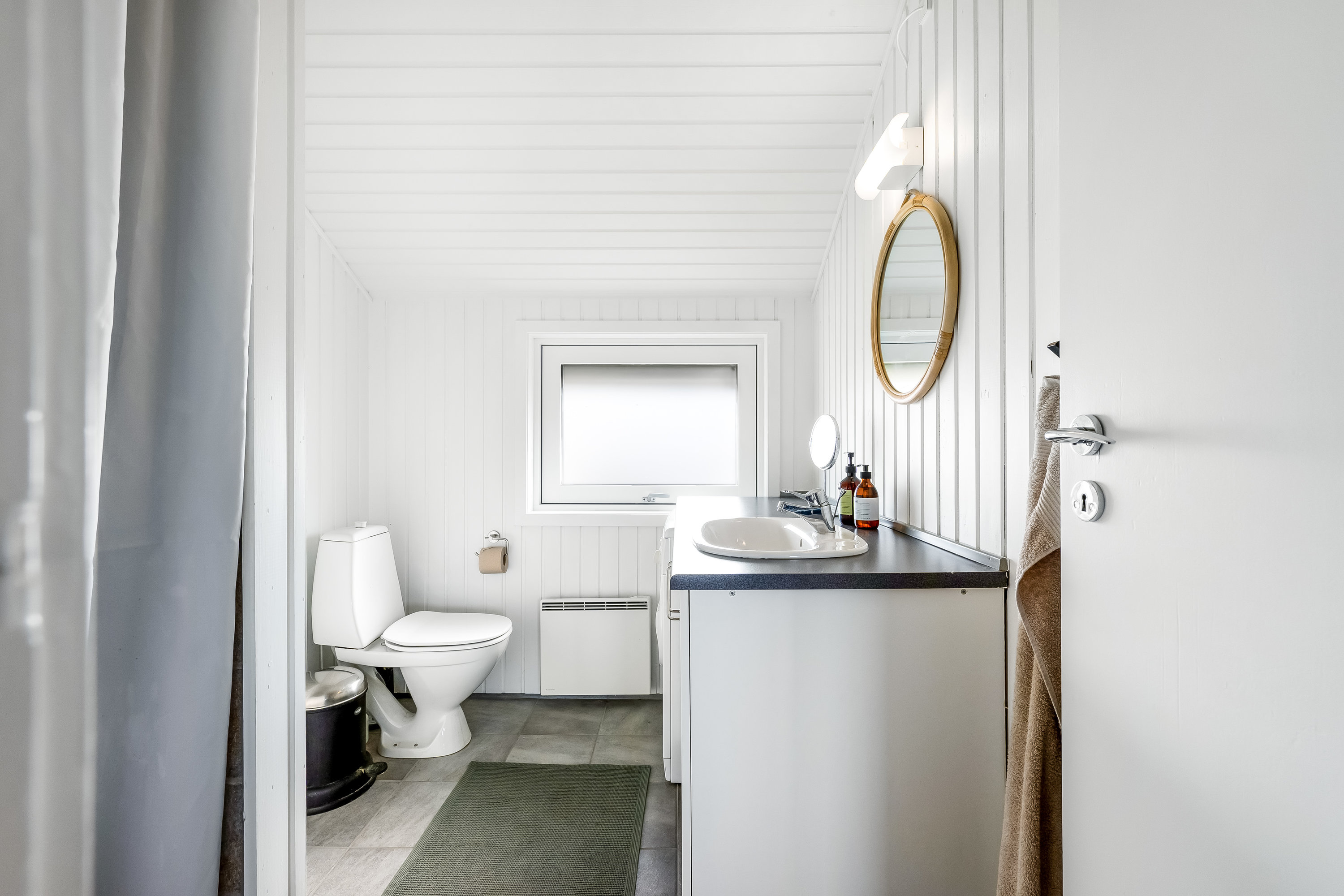 Fremhævet badeværelse billede i fuldskærmstilstand. Billede af Søren Sørensens Dal 8, 6720 Fanø