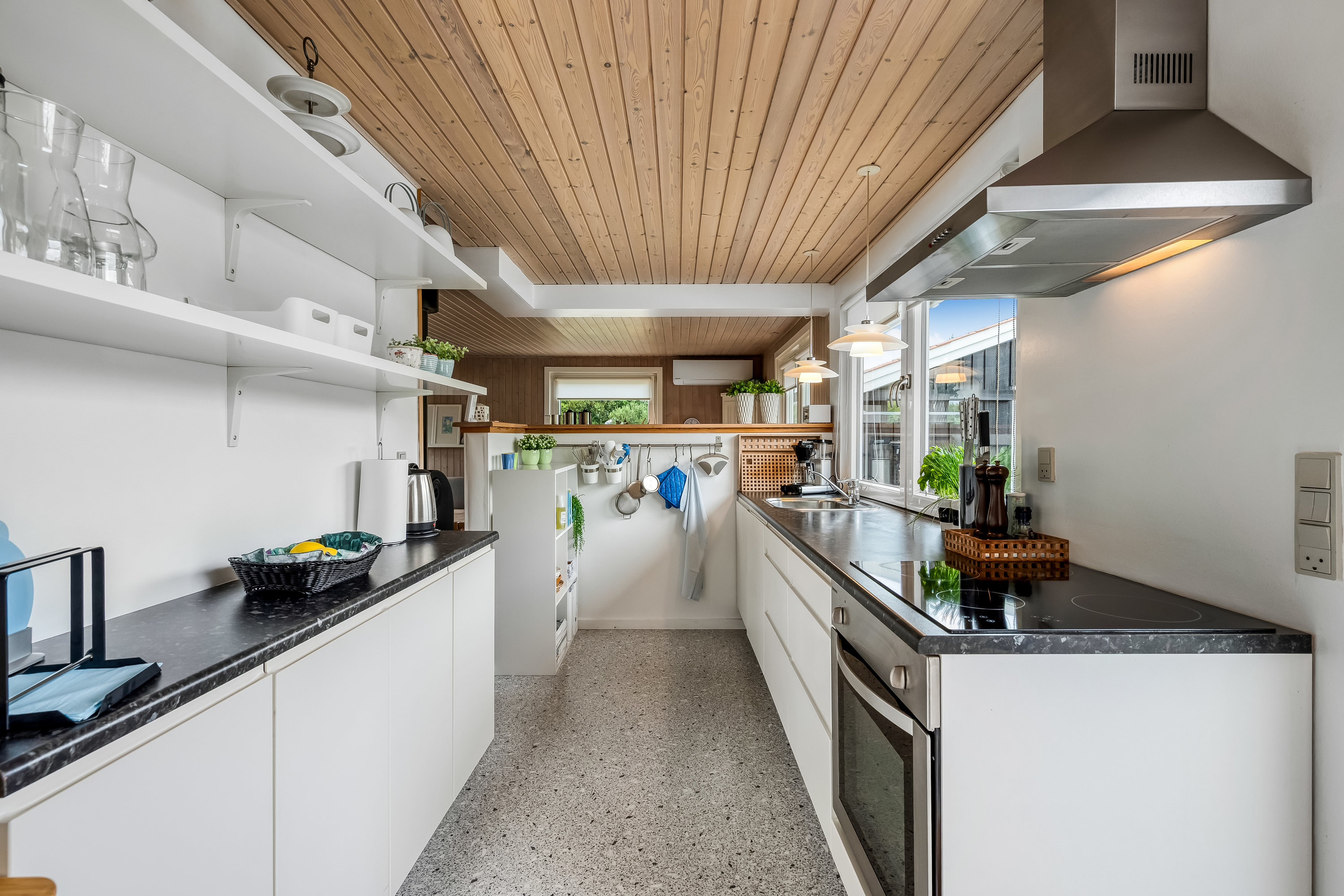 Fremhævet køkken billede i fuldskærmstilstand. Billede af Vagtbjergvej 19, Rindby Strand, 6720 Fanø