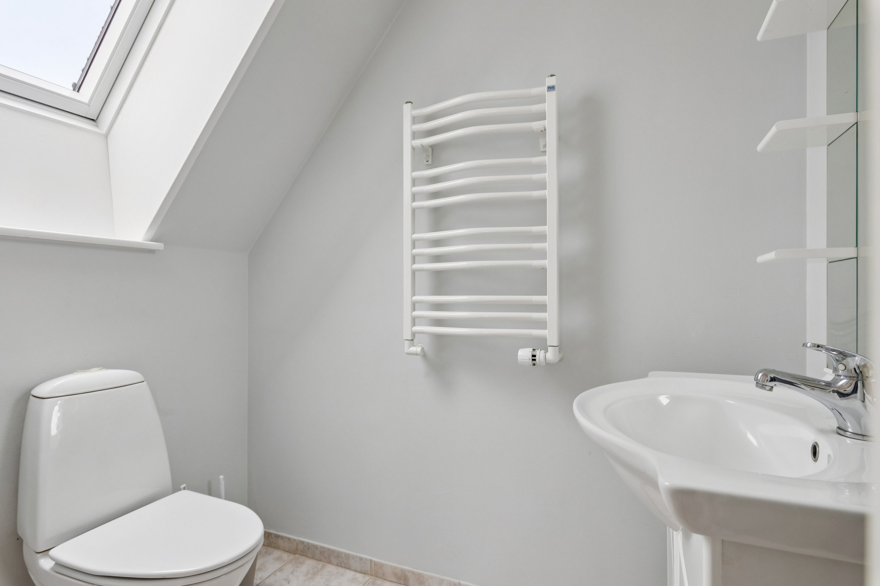 Fremhævet toilet billede i fuldskærmstilstand. Billede af Hannerupvej 285, 9500 Hobro