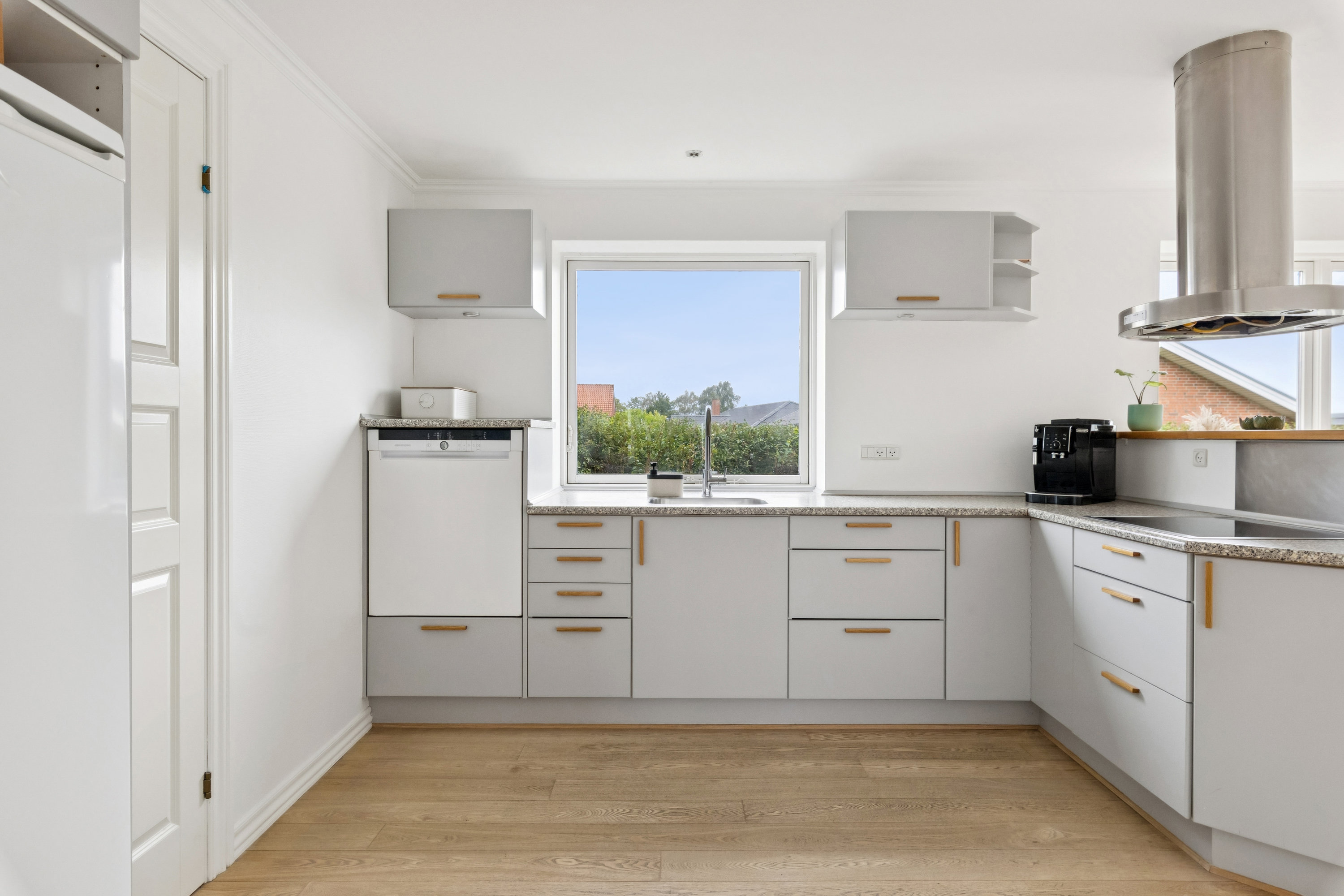 Fremhævet køkken billede i fuldskærmstilstand. Billede af Hannerupvej 285, 9500 Hobro