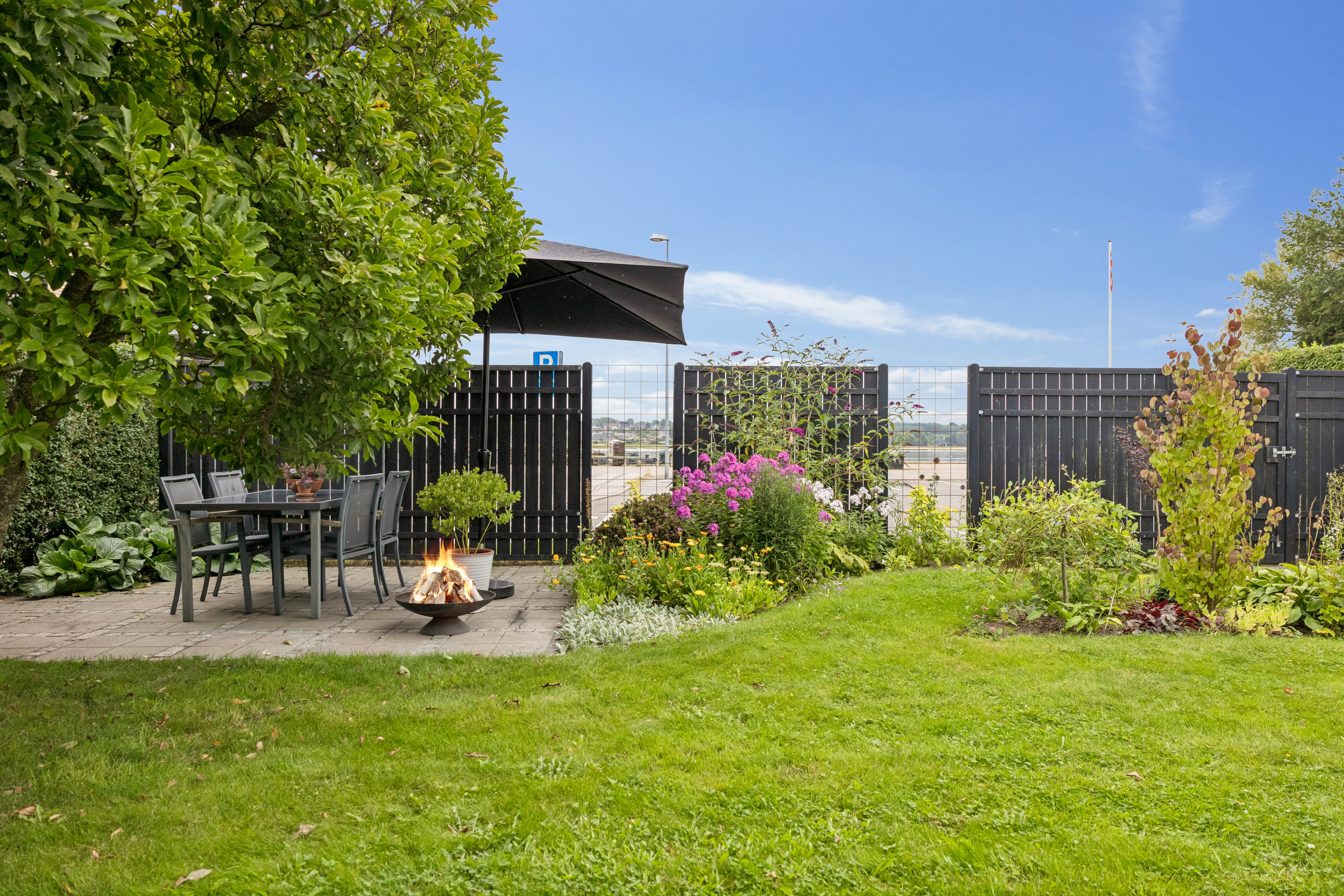 Fremhævet have billede i fuldskærmstilstand. Billede af Strandvej 1, 9560 Hadsund