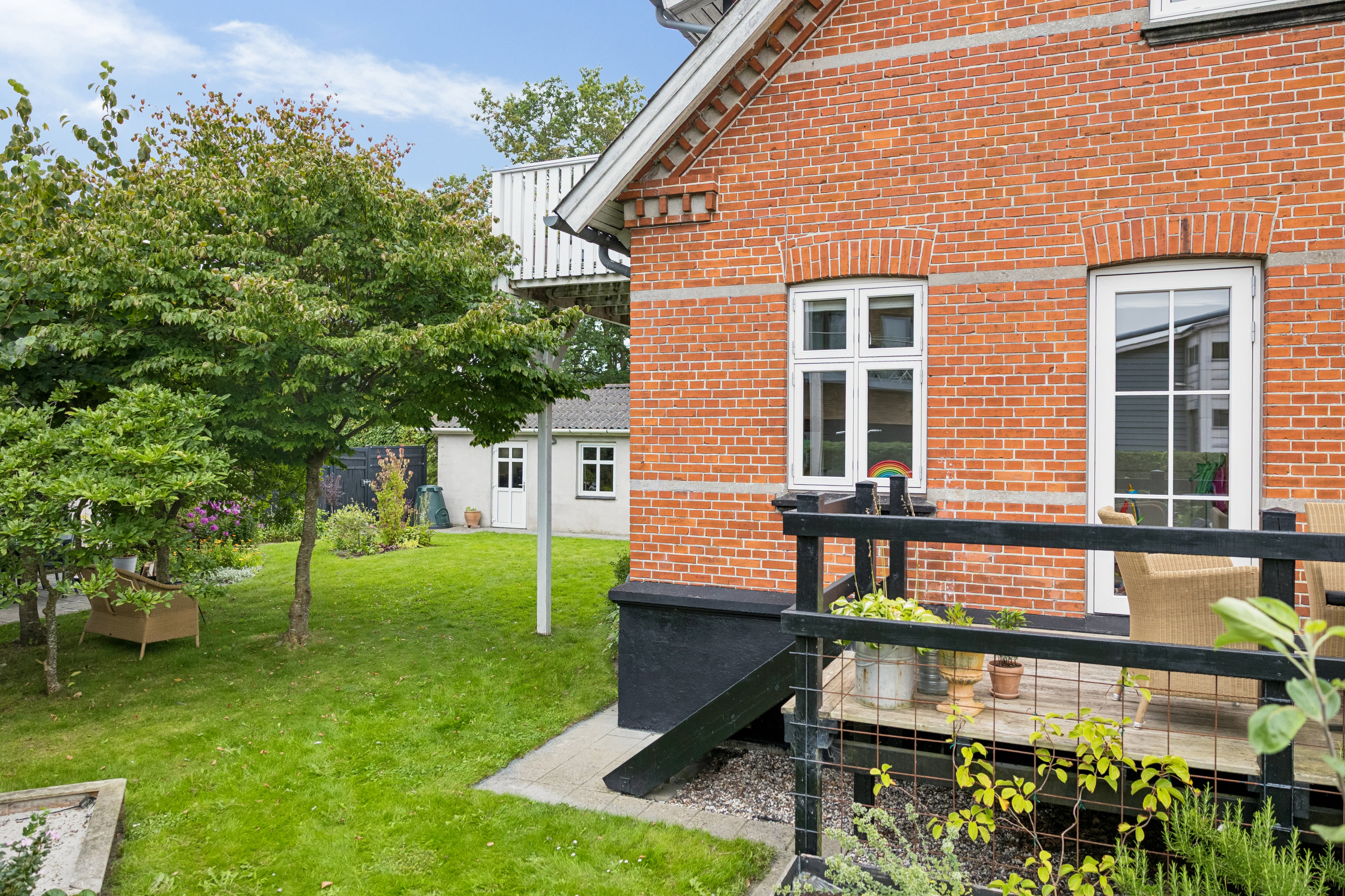 Fremhævet ejendom 1 billede i fuldskærmstilstand. Billede af Strandvej 1, 9560 Hadsund