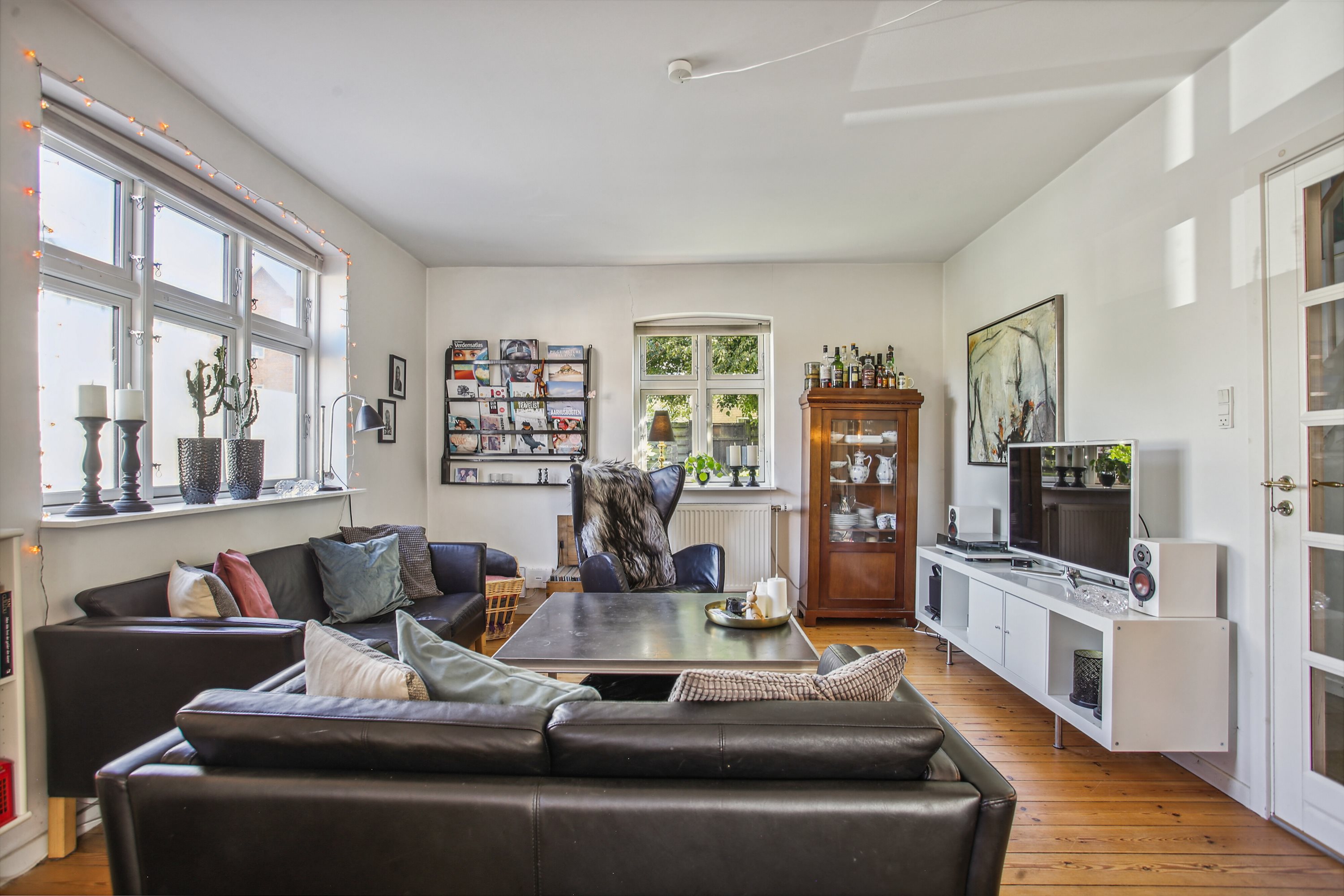 Fremhævet stue billede i fuldskærmstilstand. Billede af Asylgade 14, 8300 Odder