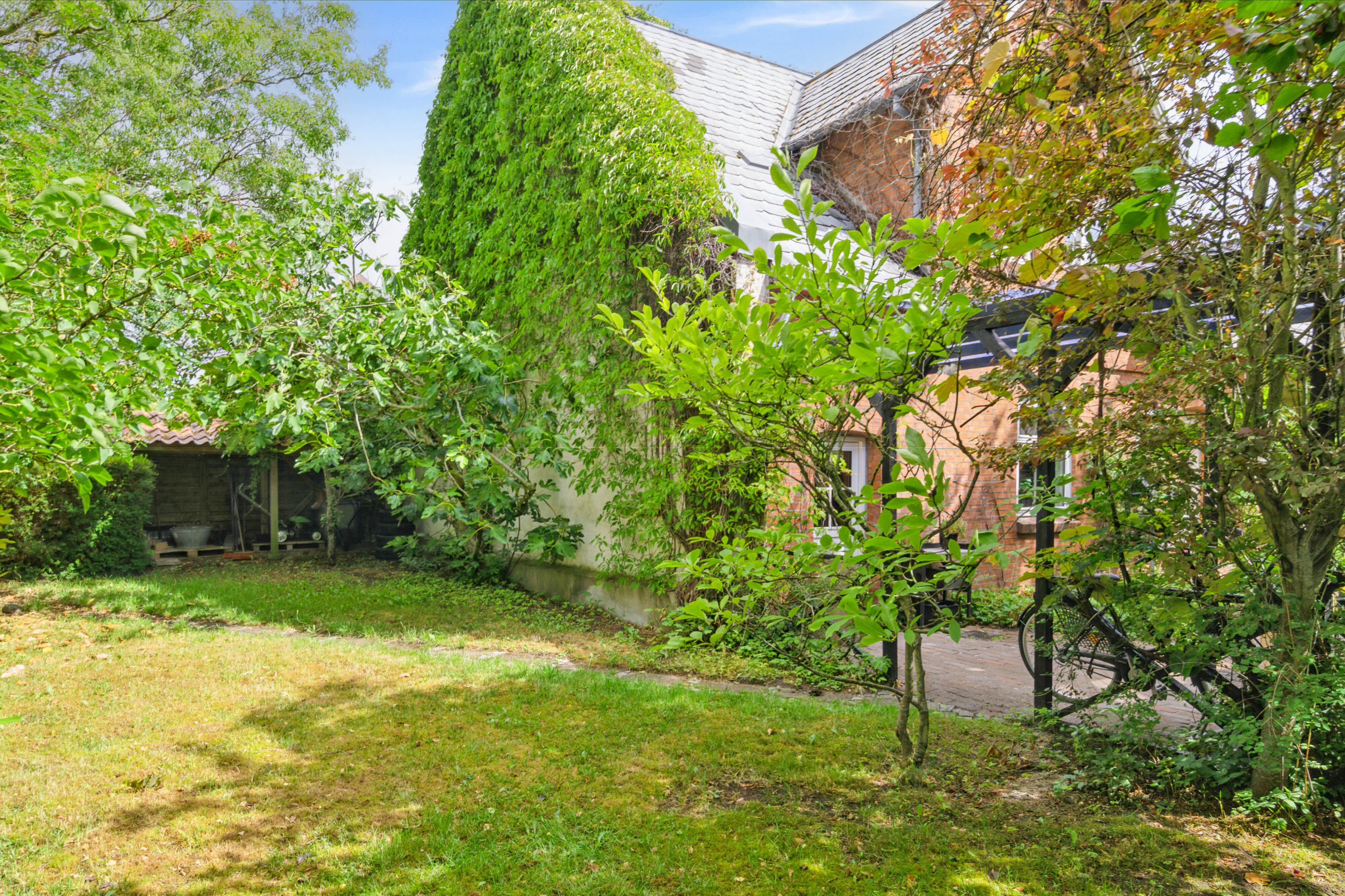 Fremhævet set fra haven billede i fuldskærmstilstand. Billede af Asylgade 14, 8300 Odder