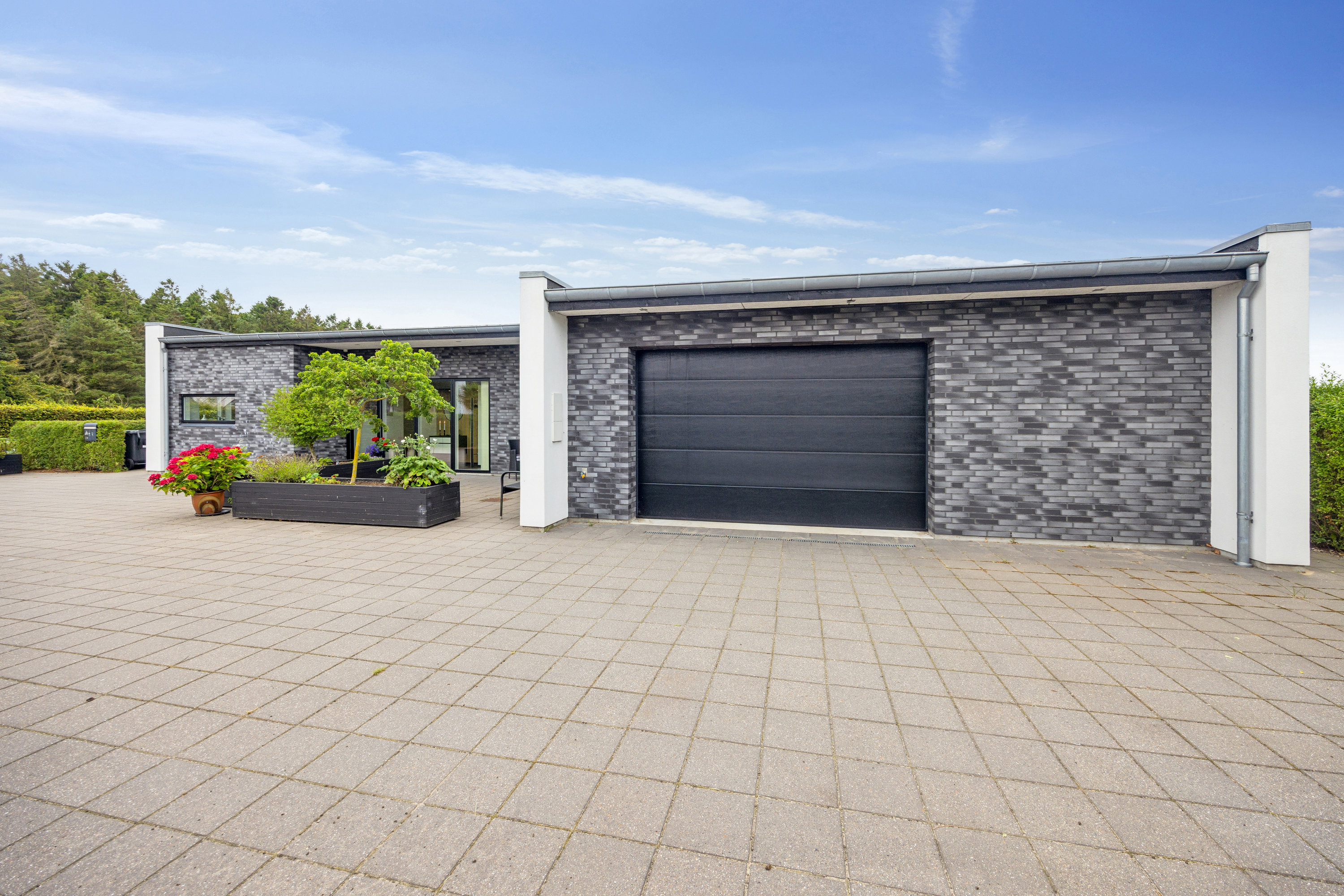 Fremhævet ejendom 1 billede i fuldskærmstilstand. Billede af Tennisskoven 51, 9320 Hjallerup