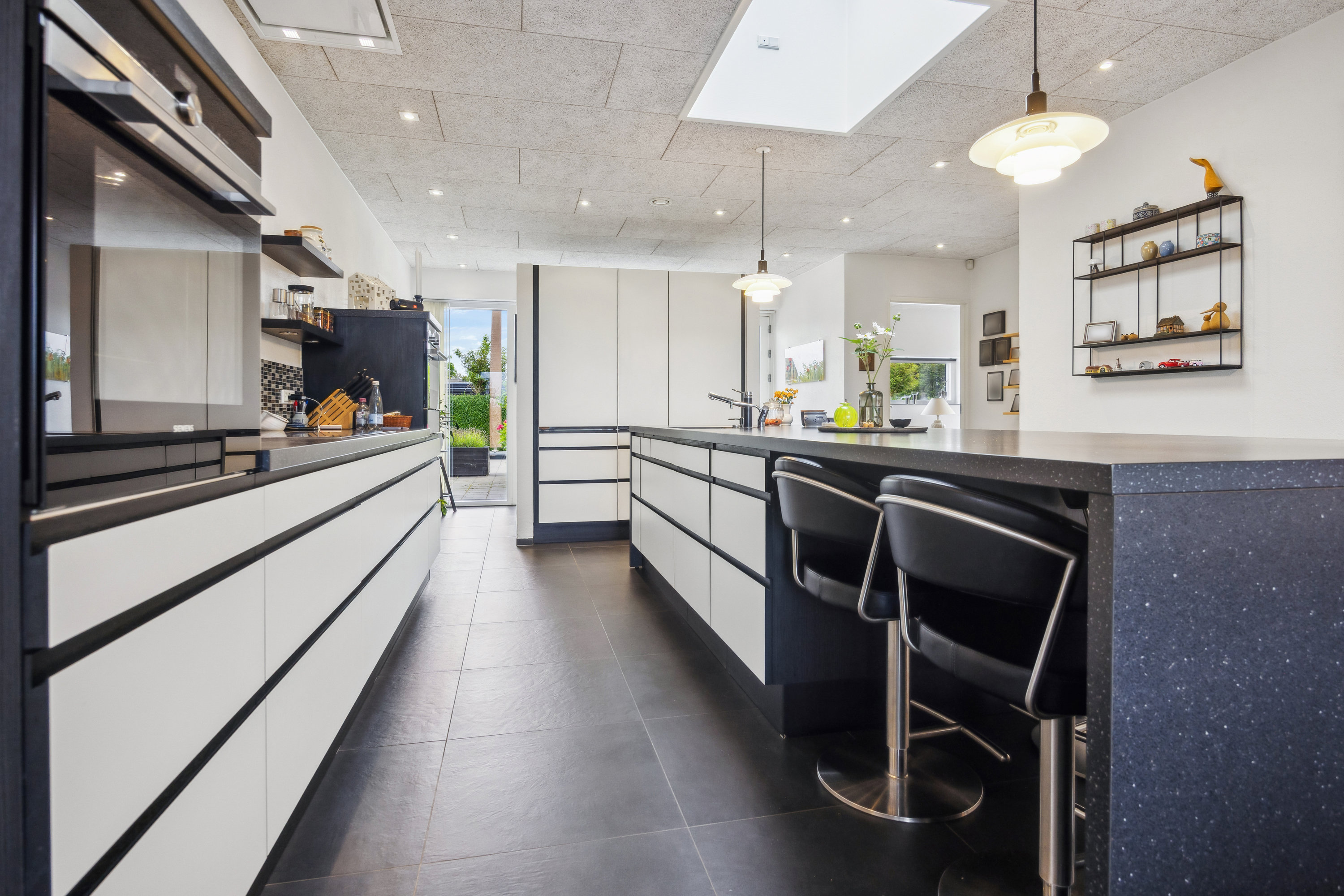 Fremhævet køkken billede i fuldskærmstilstand. Billede af Tennisskoven 51, 9320 Hjallerup