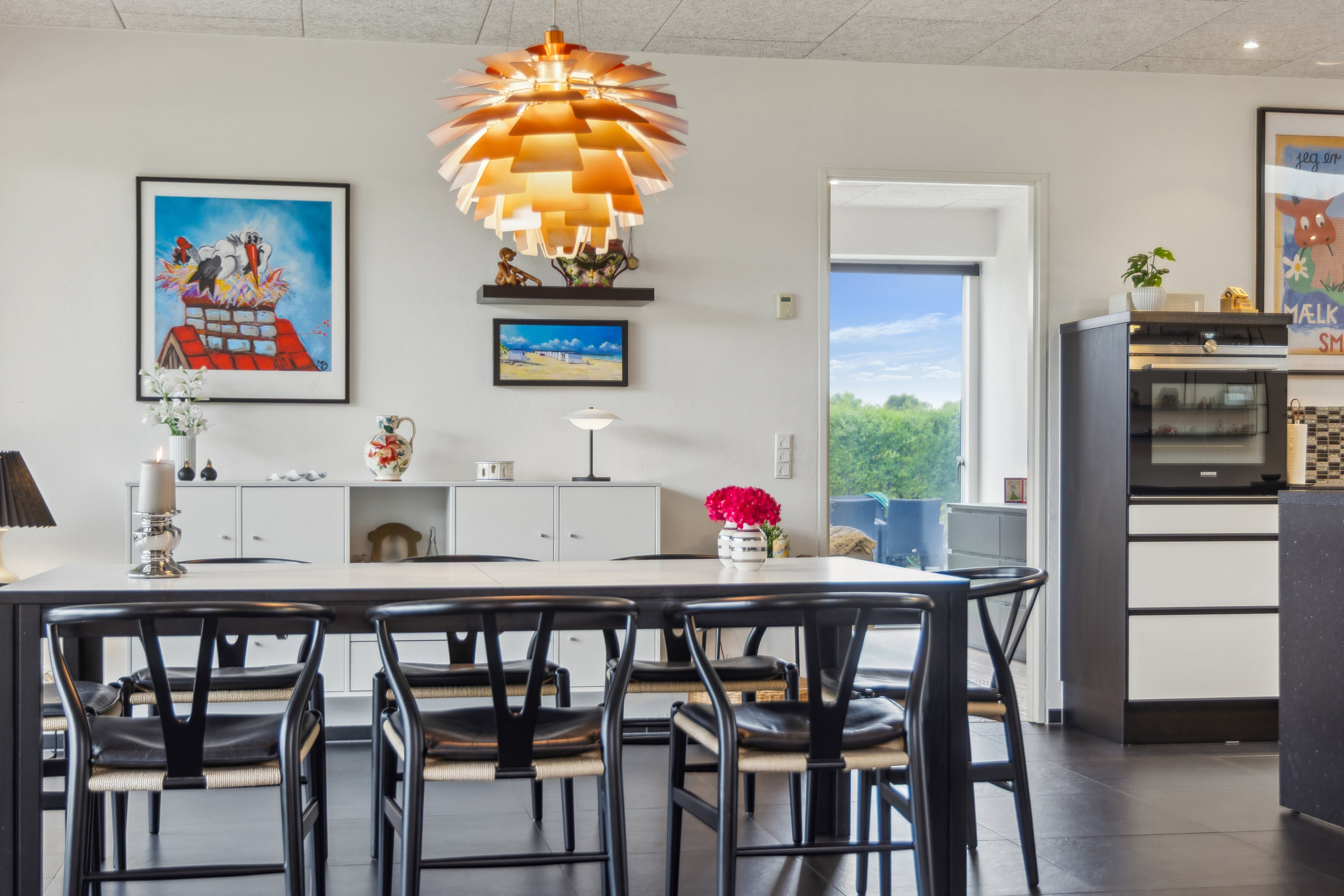 Fremhævet spisestue billede i fuldskærmstilstand. Billede af Tennisskoven 51, 9320 Hjallerup