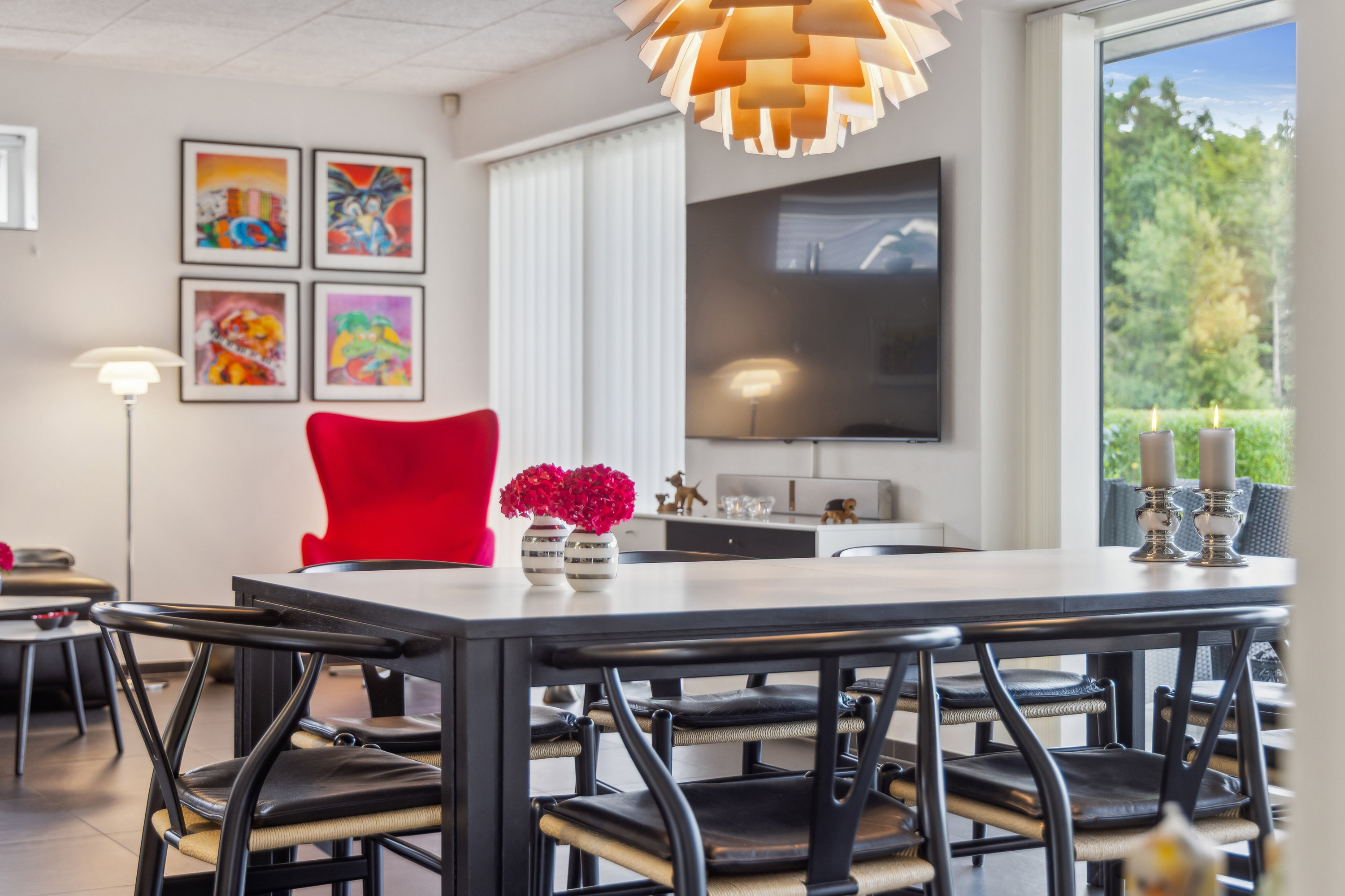 Fremhævet stue billede i fuldskærmstilstand. Billede af Tennisskoven 51, 9320 Hjallerup