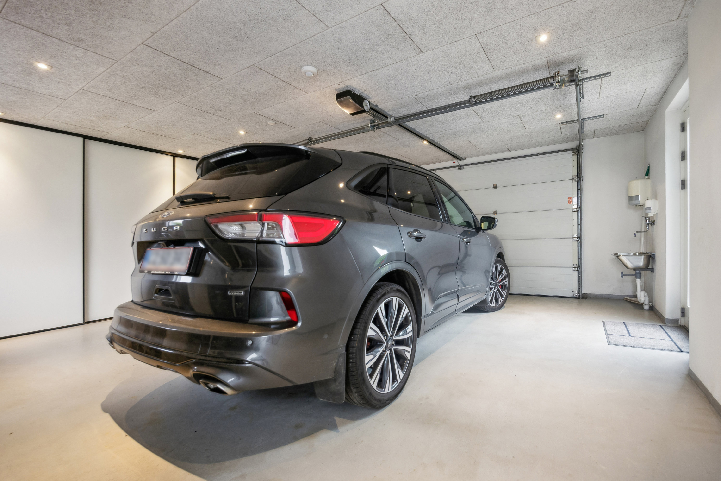 Fremhævet garage billede i fuldskærmstilstand. Billede af Tennisskoven 51, 9320 Hjallerup