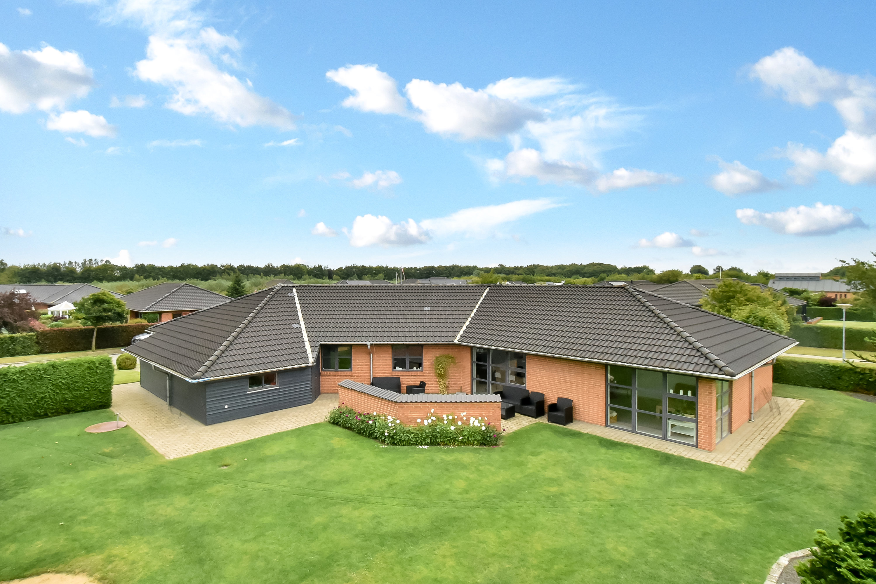 Fremhævet ejendommen billede i fuldskærmstilstand. Billede af Søvænget 65, 7451 Sunds