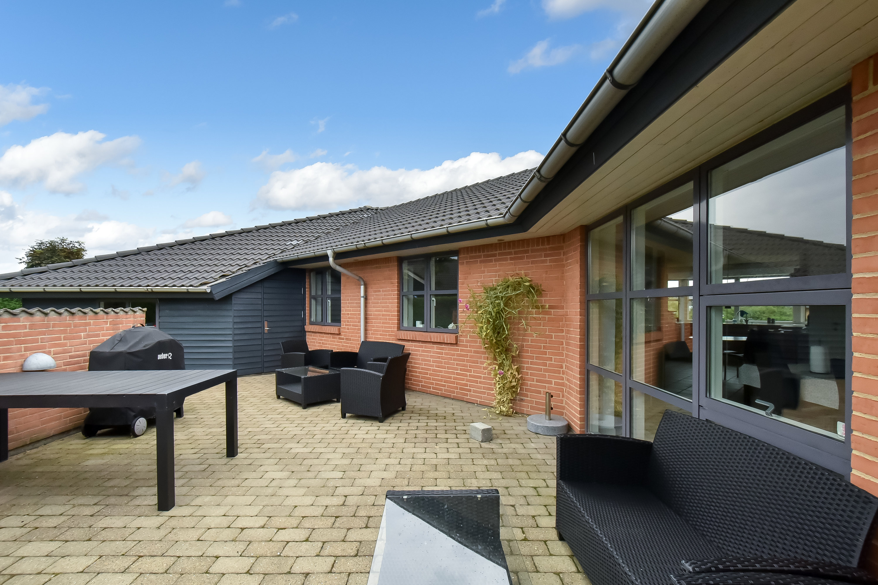 Fremhævet terrasse billede i fuldskærmstilstand. Billede af Søvænget 65, 7451 Sunds