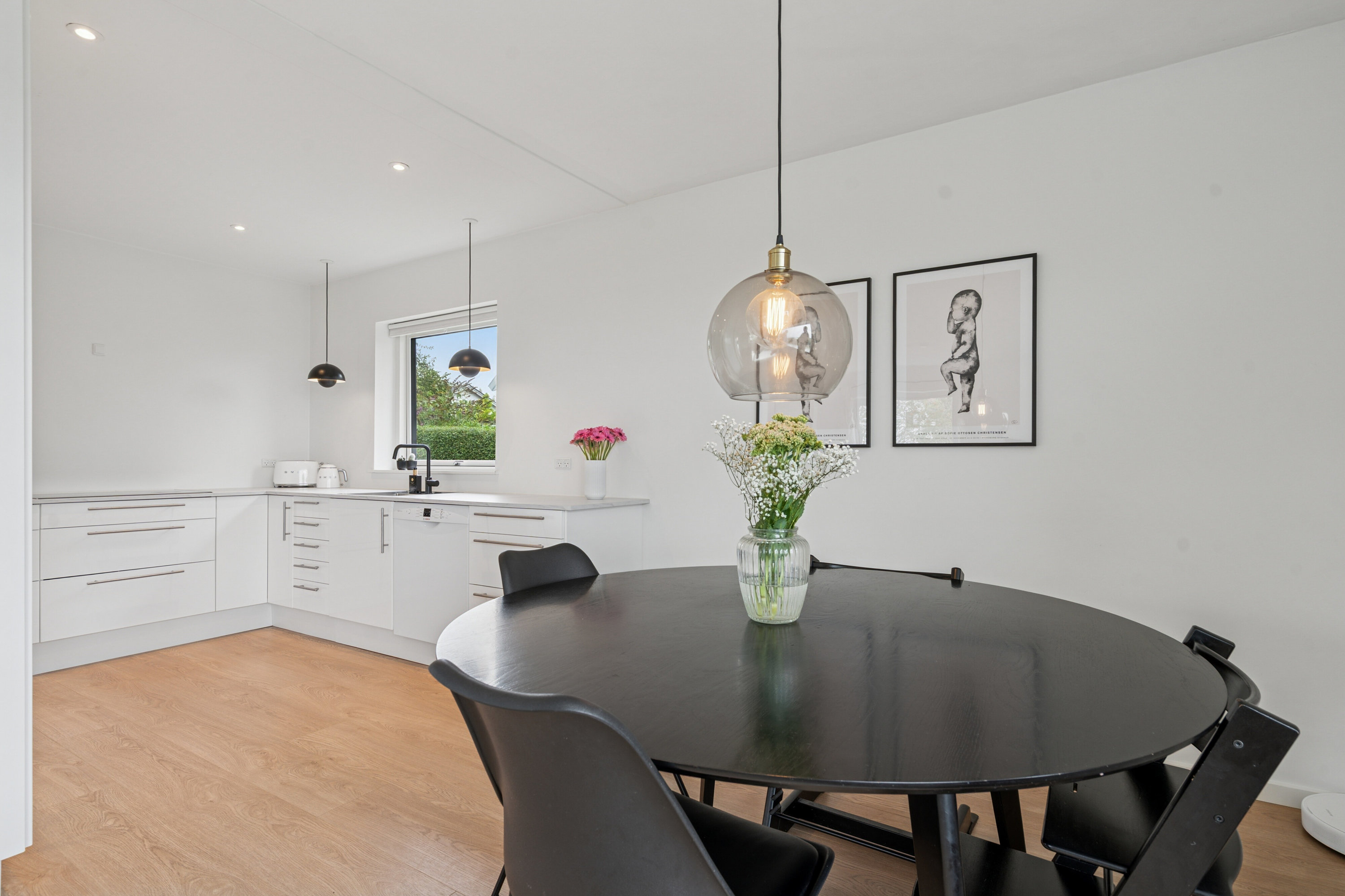 Fremhævet spisestue billede i fuldskærmstilstand. Billede af Rantzausmindevej 122, 5700 Svendborg