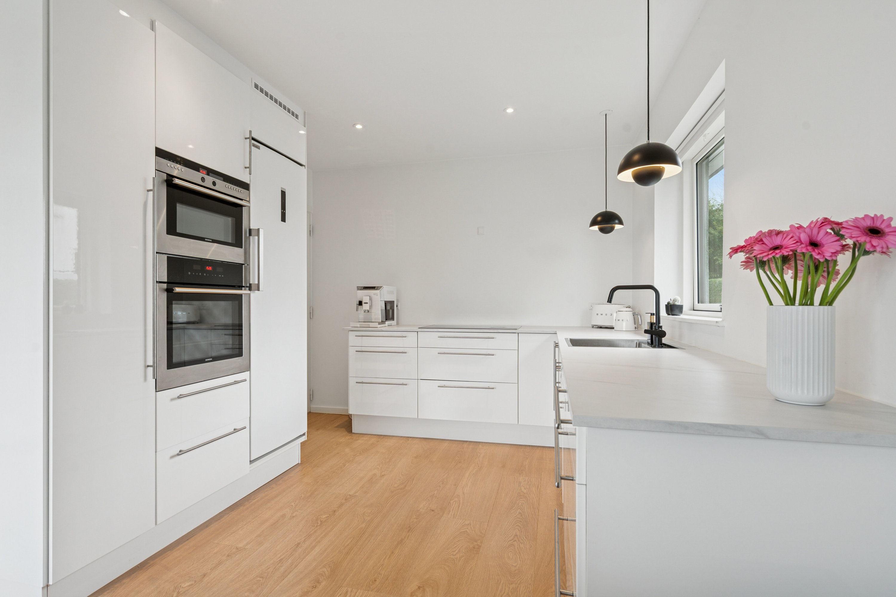 Fremhævet køkken billede i fuldskærmstilstand. Billede af Rantzausmindevej 122, 5700 Svendborg