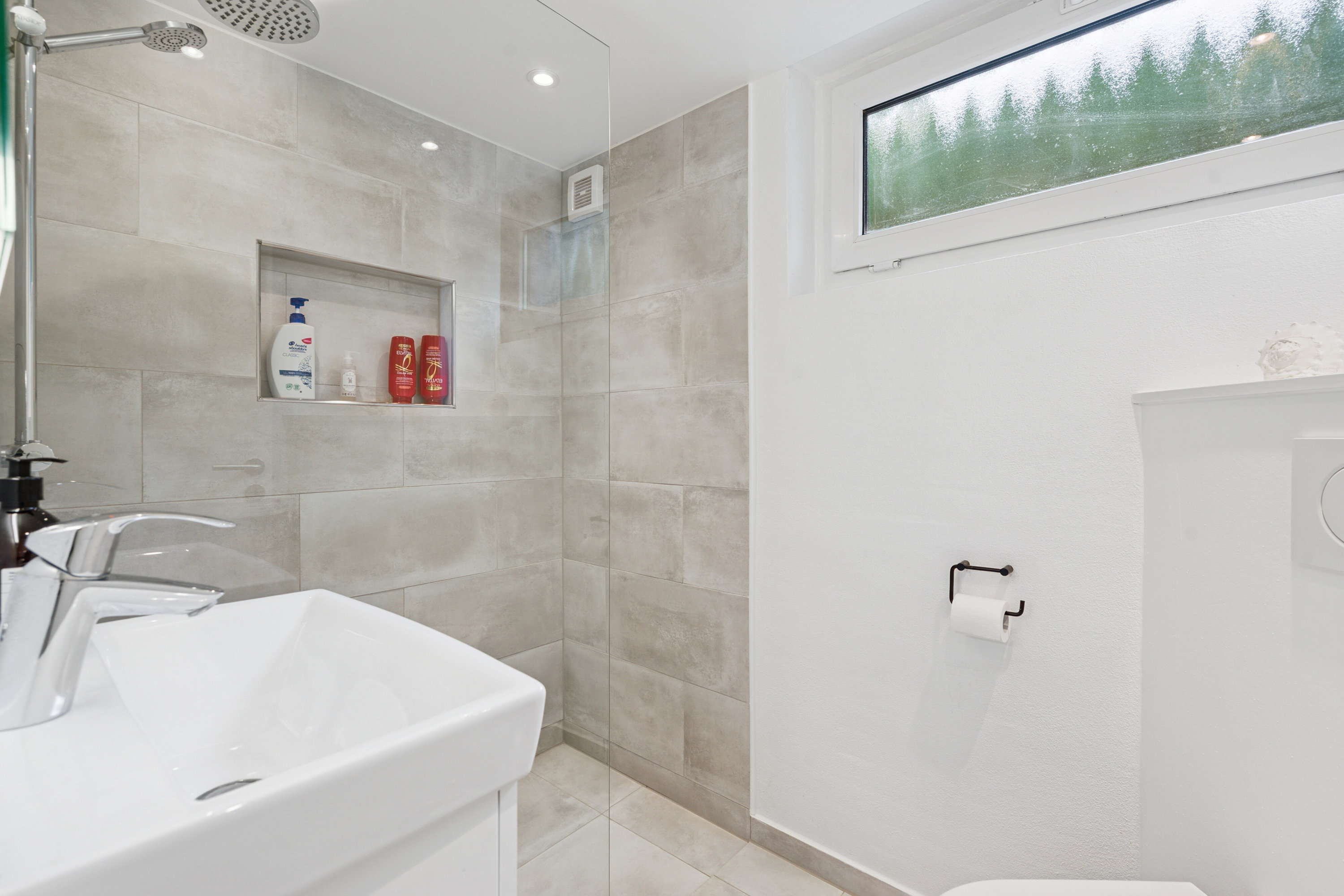 Fremhævet badeværelse billede i fuldskærmstilstand. Billede af Rantzausmindevej 122, 5700 Svendborg