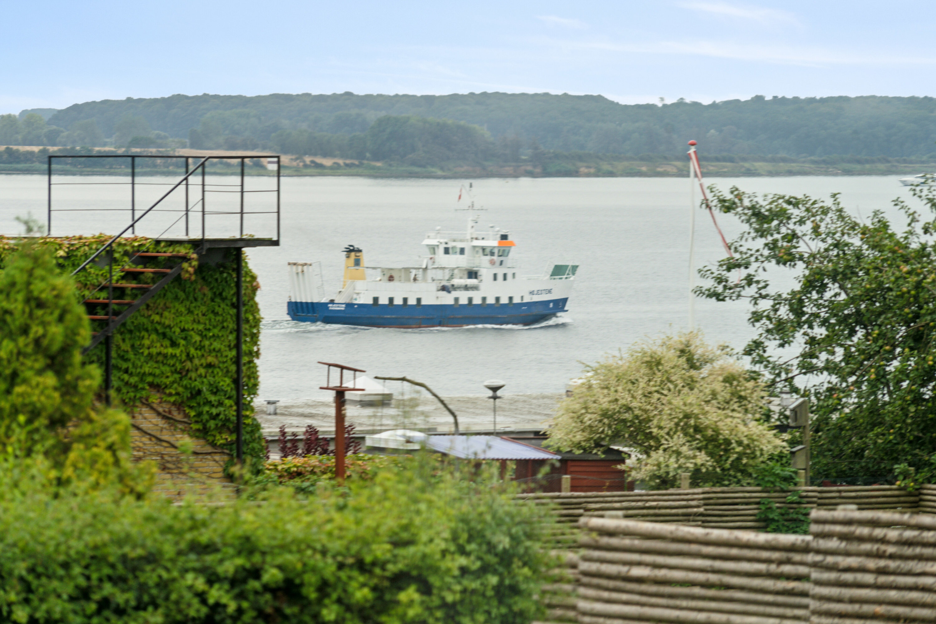 Miniaturebillede 1: udsigt fra stuen. Billede af Rantzausmindevej 122, 5700 Svendborg