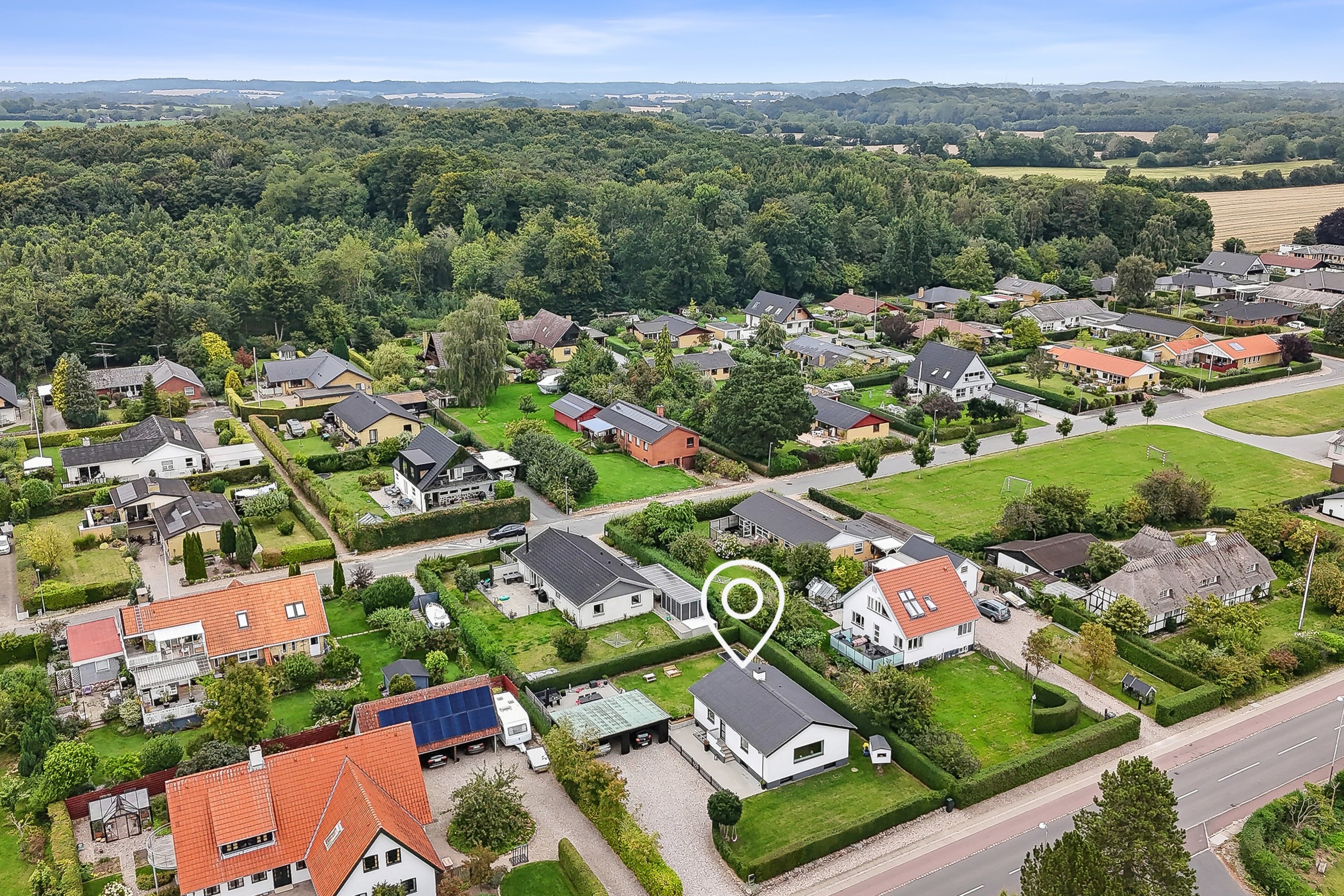 Fremhævet luftfoto billede i fuldskærmstilstand. Billede af Rantzausmindevej 122, 5700 Svendborg