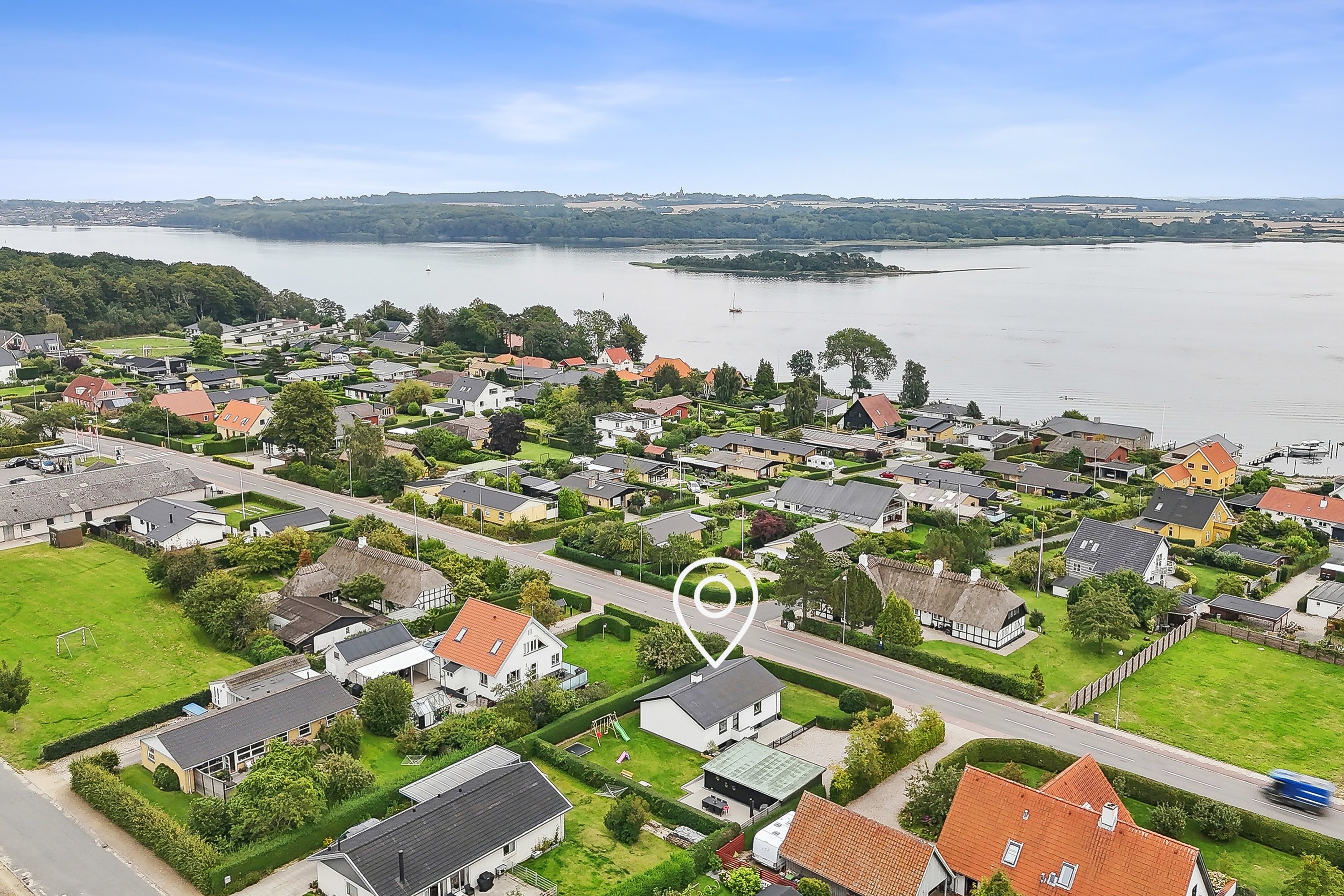 Fremhævet luftfoto billede i fuldskærmstilstand. Billede af Rantzausmindevej 122, 5700 Svendborg