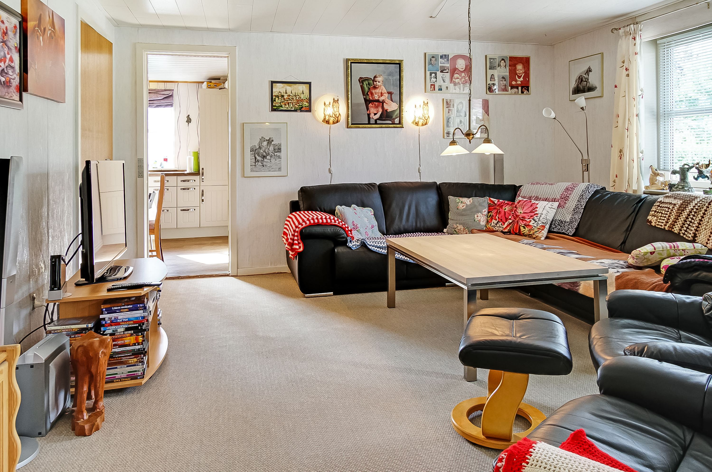 Fremhævet stue billede i fuldskærmstilstand. Billede af Tukærvej 2, Hjorthede, 8850 Bjerringbro