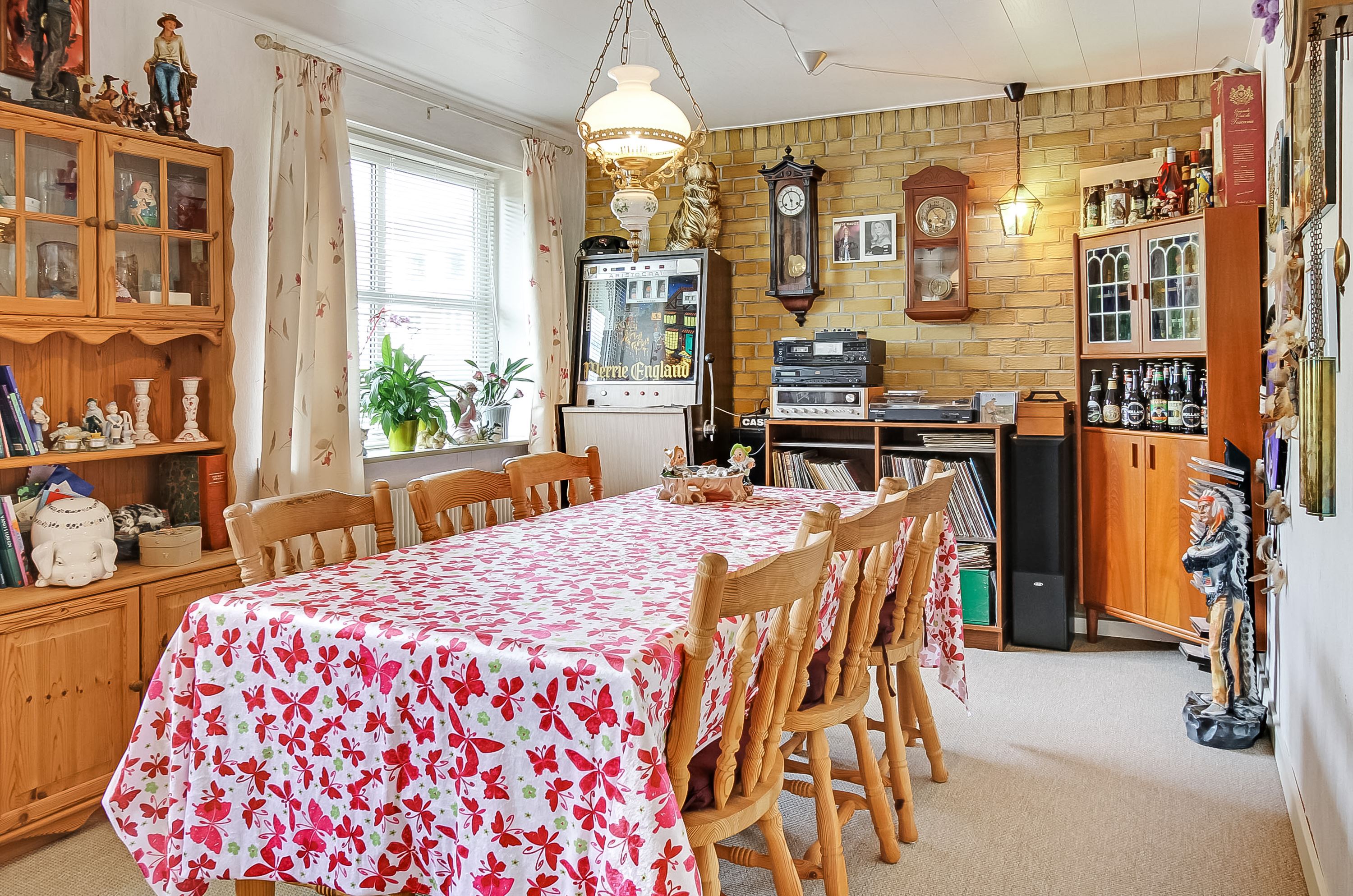 Fremhævet stue billede i fuldskærmstilstand. Billede af Tukærvej 2, Hjorthede, 8850 Bjerringbro