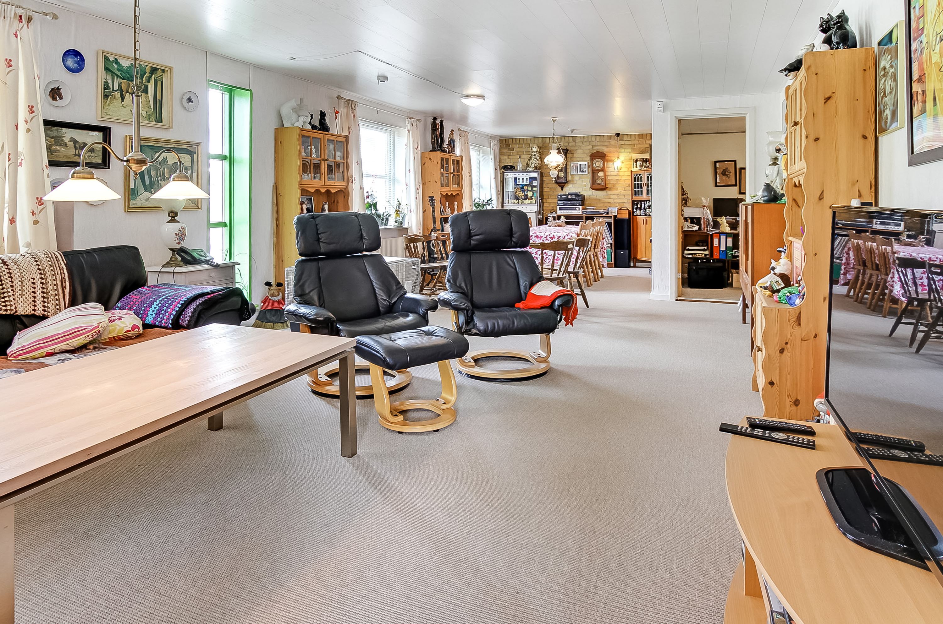 Fremhævet stue billede i fuldskærmstilstand. Billede af Tukærvej 2, Hjorthede, 8850 Bjerringbro