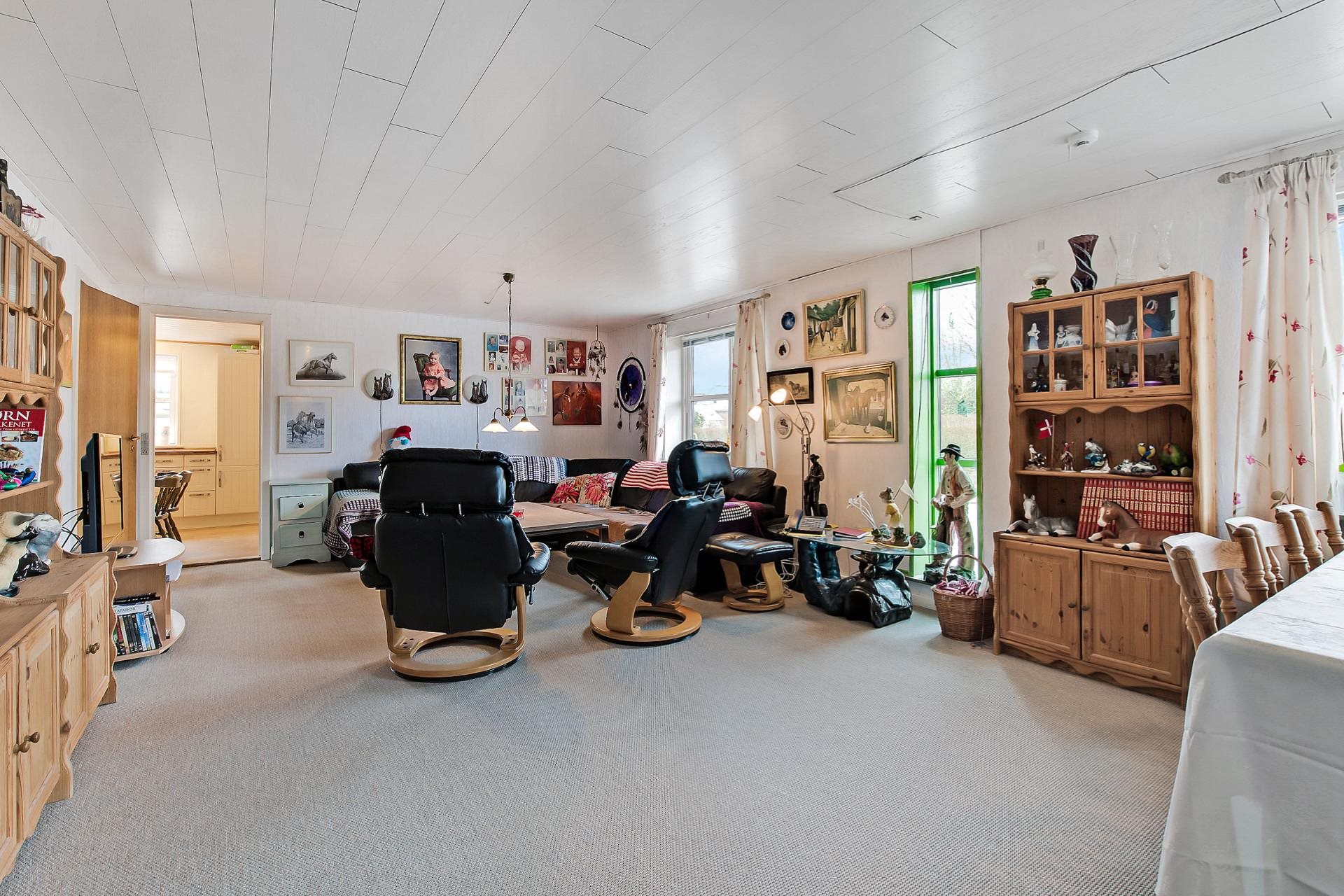 Fremhævet stue billede i fuldskærmstilstand. Billede af Tukærvej 2, Hjorthede, 8850 Bjerringbro