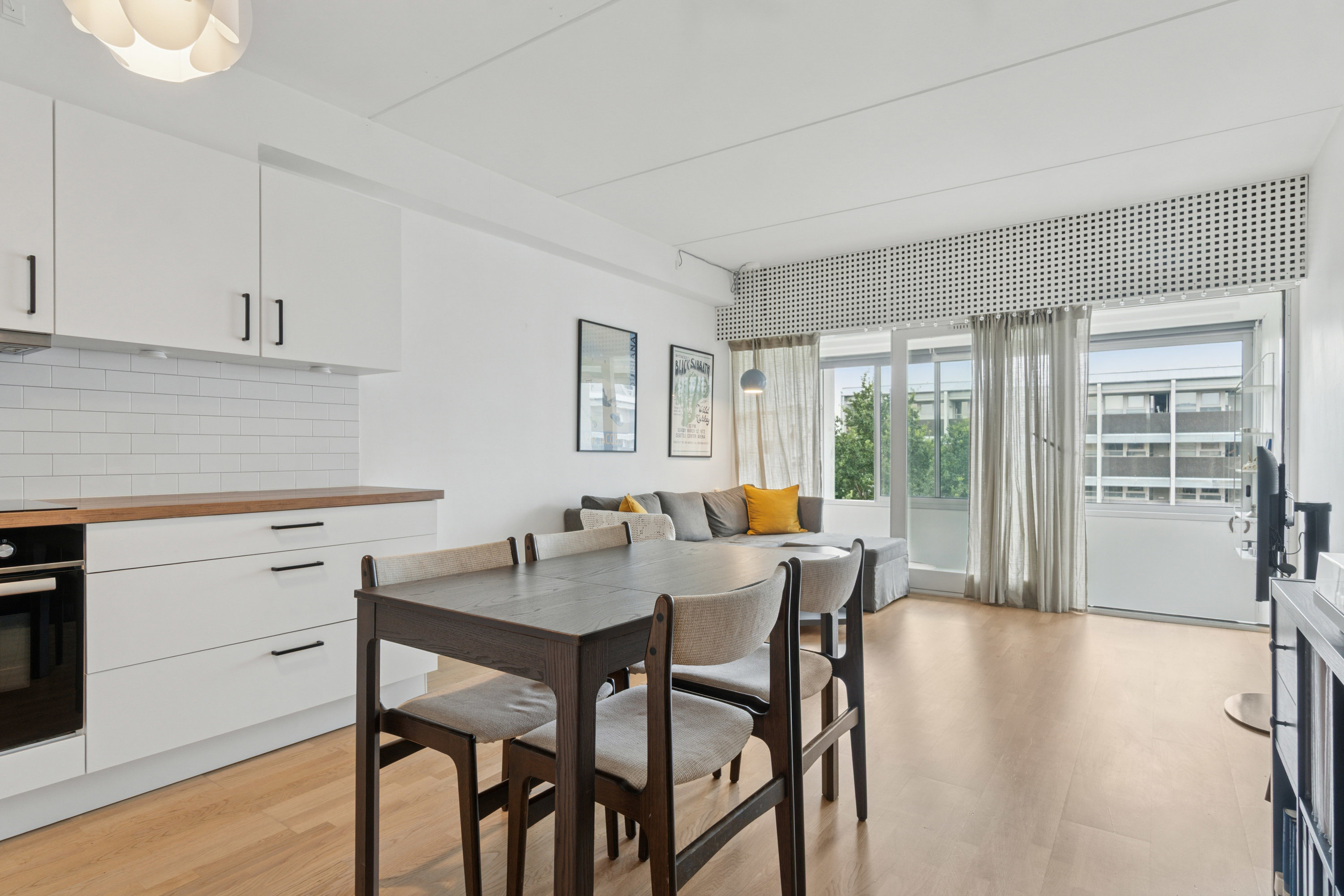 Fremhævet stue/køkken billede i fuldskærmstilstand. Billede af Grøfthøjparken 165, 5. 48., 8260 Viby J