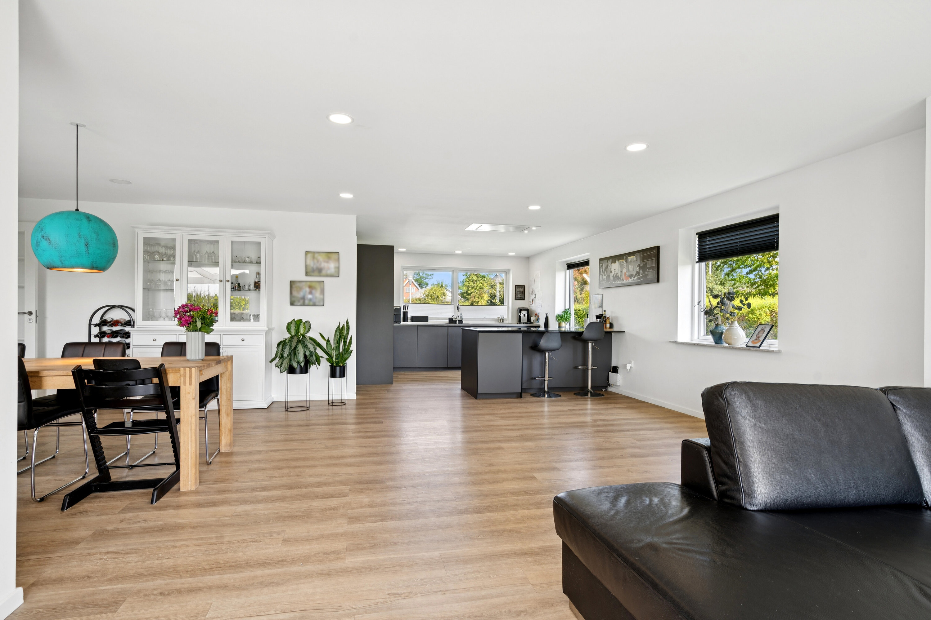 Miniaturebillede 1: stue. Billede af Mosevænget 4, Krarup, 5750 Ringe