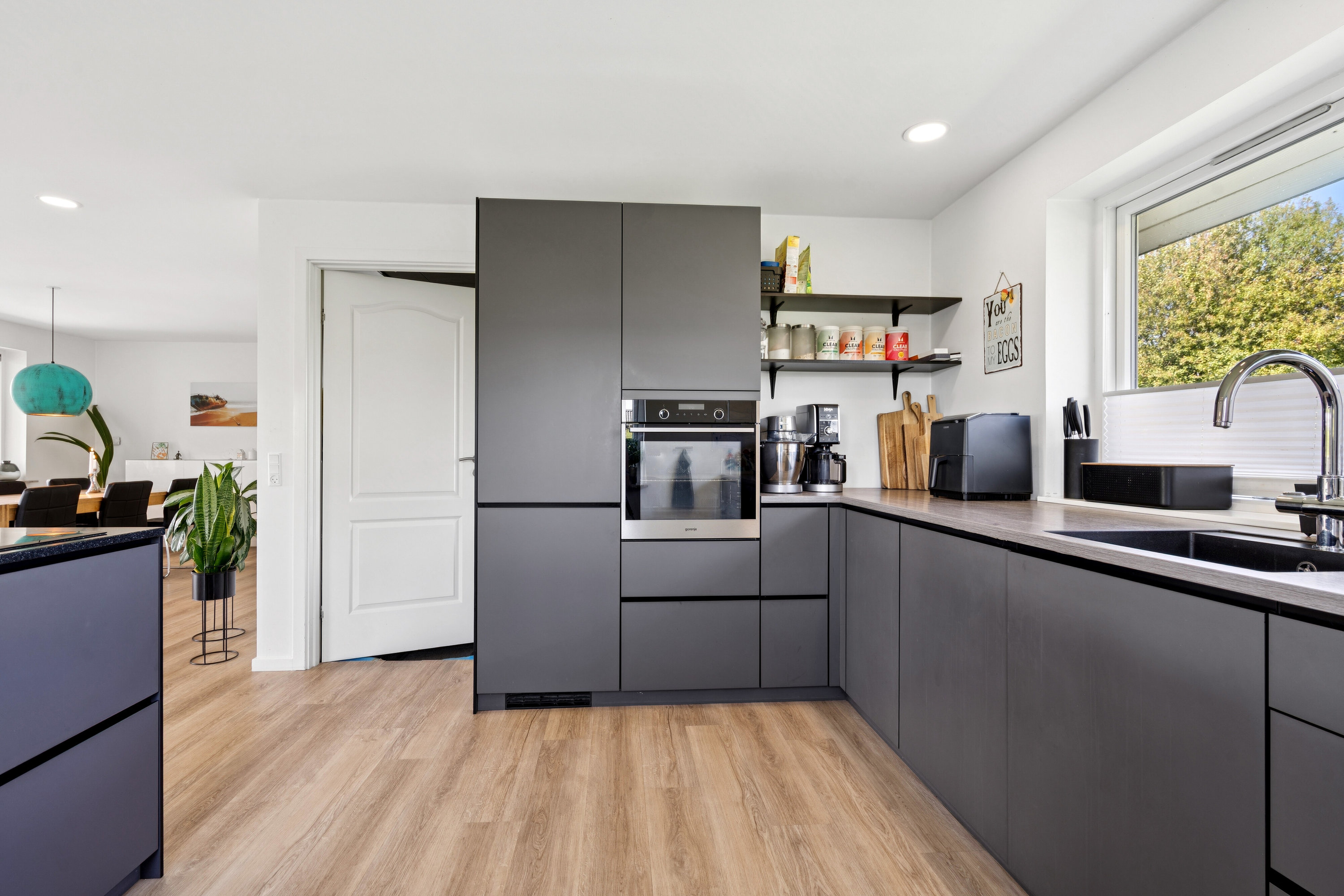 Fremhævet køkken billede i fuldskærmstilstand. Billede af Mosevænget 4, Krarup, 5750 Ringe