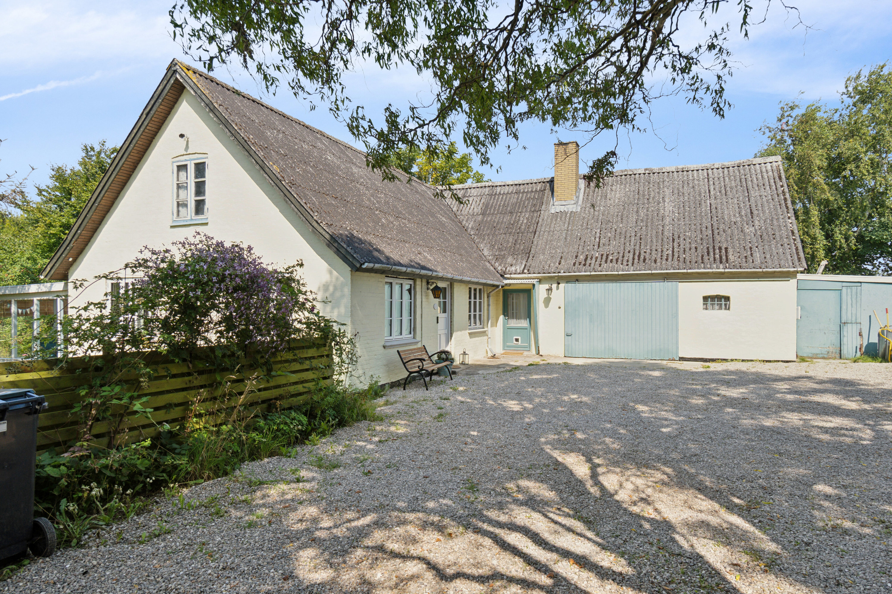 Fremhævet set fra vejen billede i fuldskærmstilstand. Billede af Fugleholmvej 4, Hejninge, 4200 Slagelse