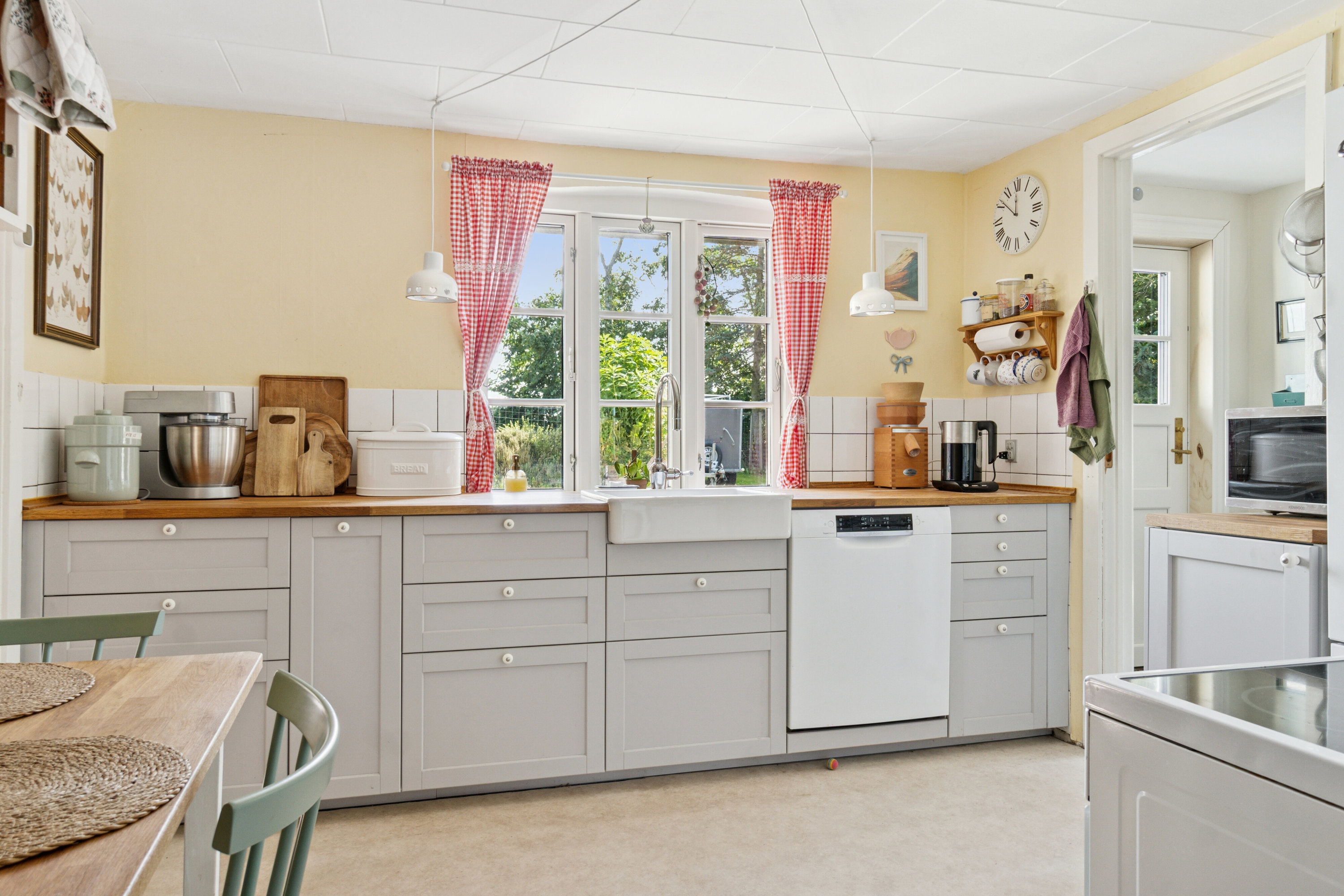 Miniaturebillede 1: køkken. Billede af Fugleholmvej 4, Hejninge, 4200 Slagelse