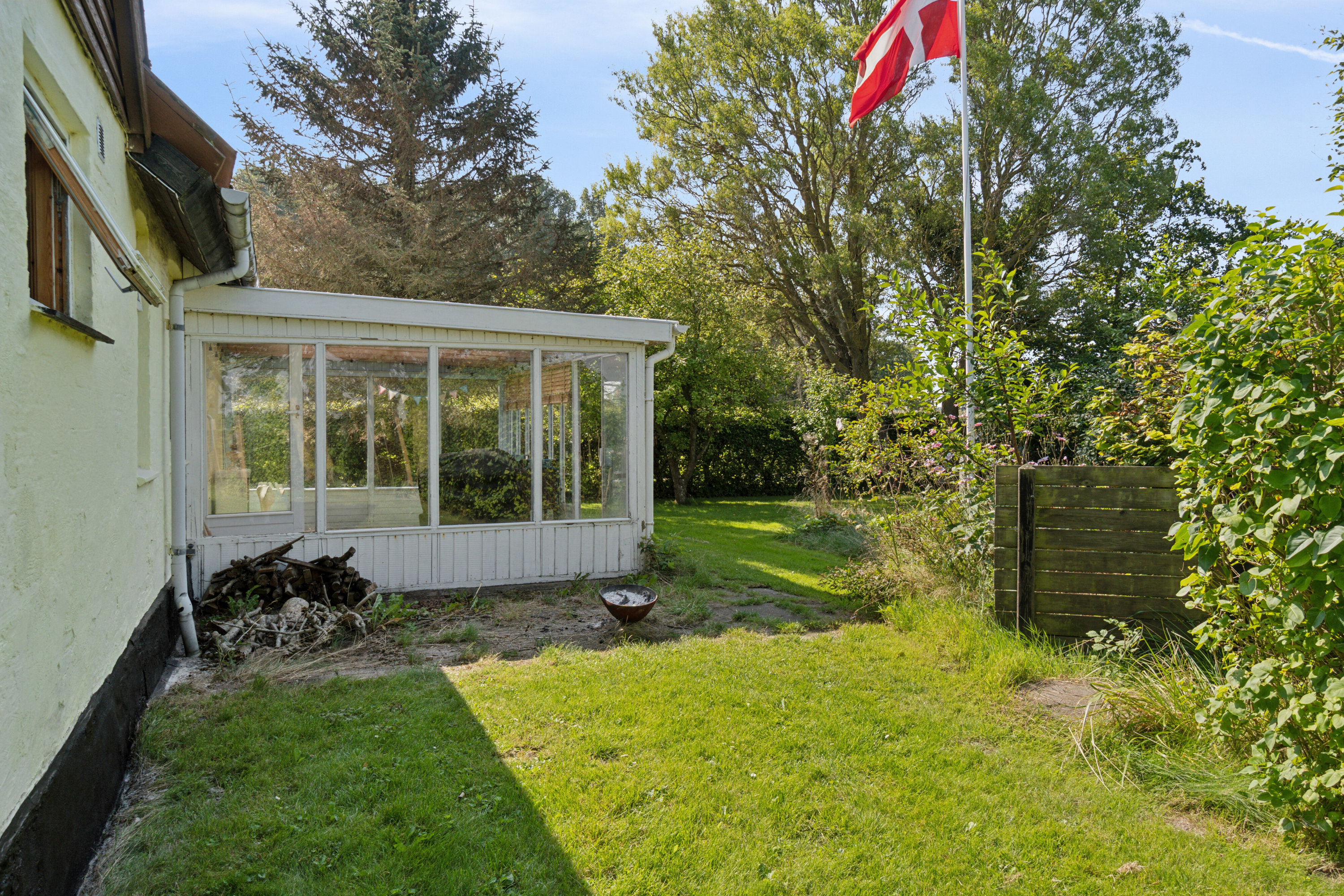 Fremhævet set fra haven billede i fuldskærmstilstand. Billede af Fugleholmvej 4, Hejninge, 4200 Slagelse