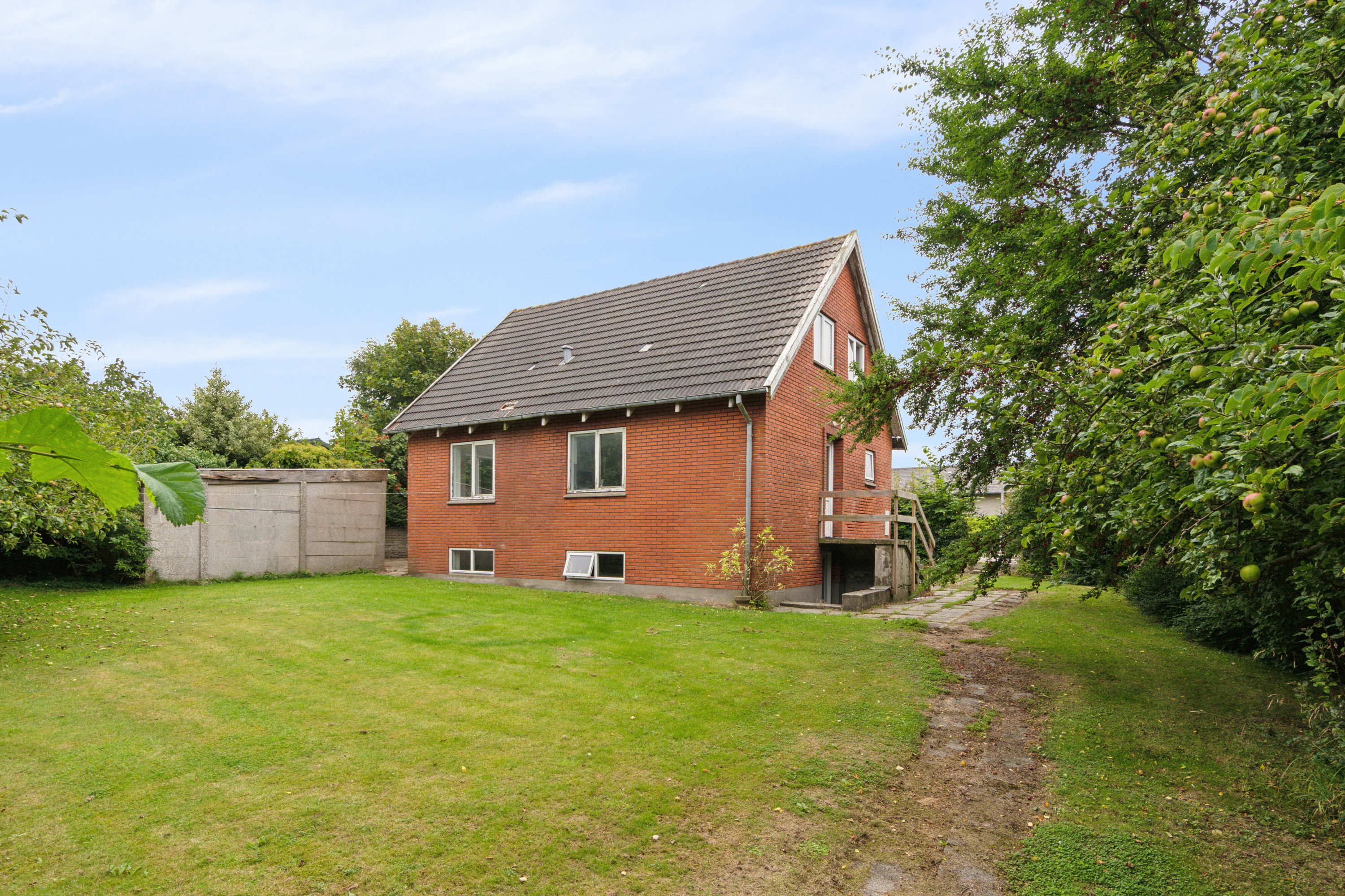 Fremhævet set fra haven billede i fuldskærmstilstand. Billede af Sønder Alle 37, 7760 Hurup Thy