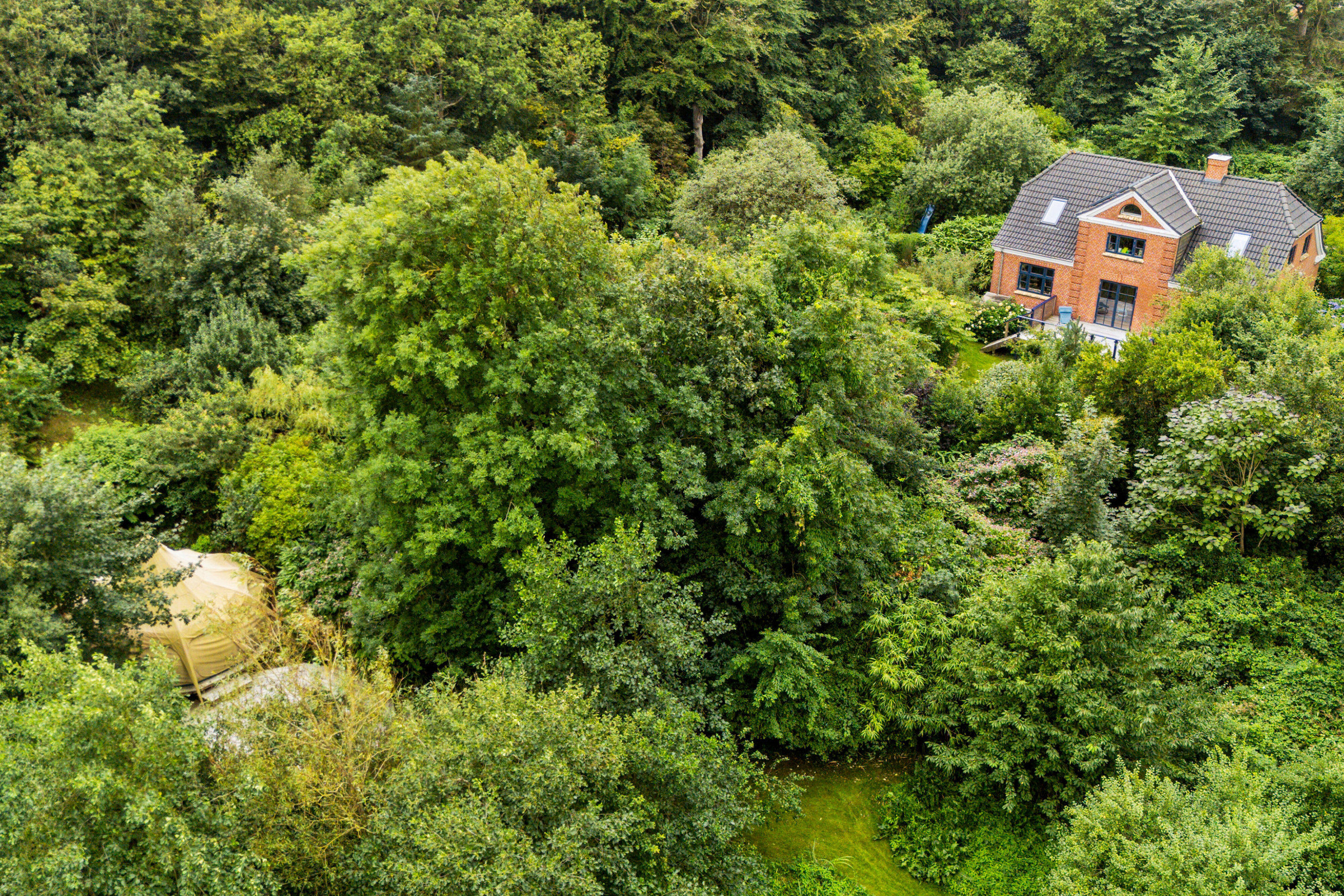 Fremhævet luftfoto billede i fuldskærmstilstand. Billede af Kløvenhøjvej 6, 7760 Hurup Thy
