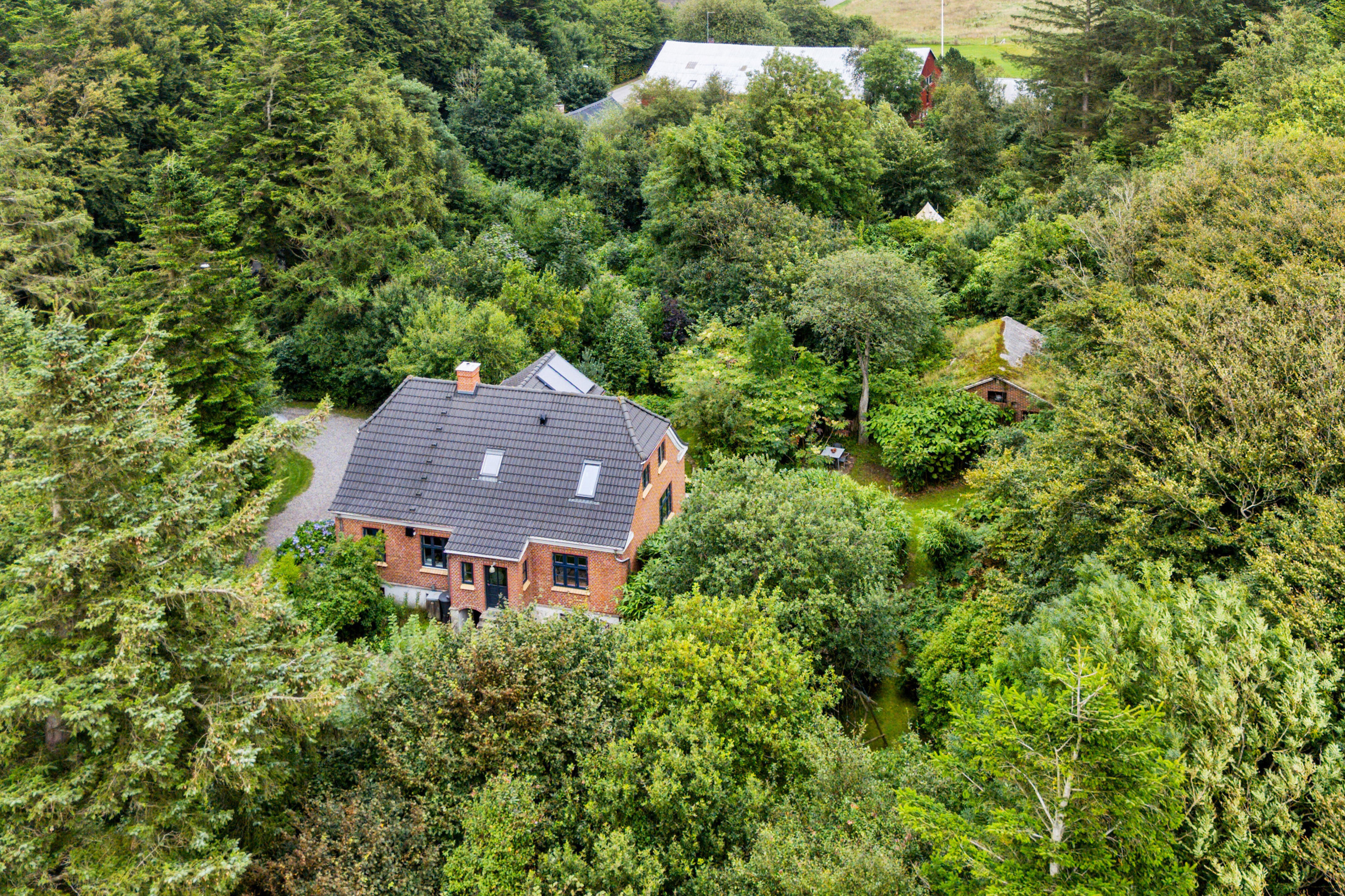 Fremhævet luftfoto billede i fuldskærmstilstand. Billede af Kløvenhøjvej 6, 7760 Hurup Thy