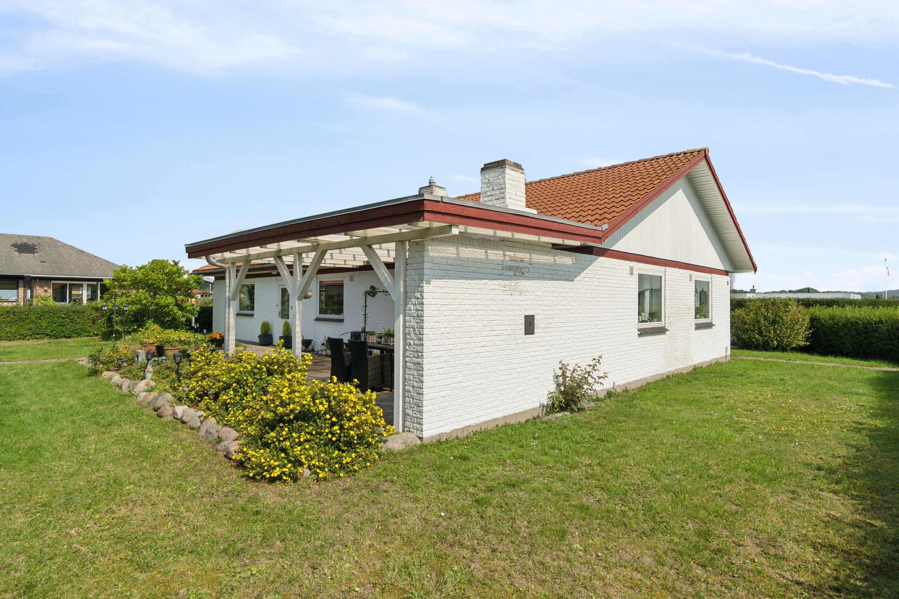 Miniaturebillede 2: set fra haven. Billede af Mejsevænget 5, 4700 Næstved