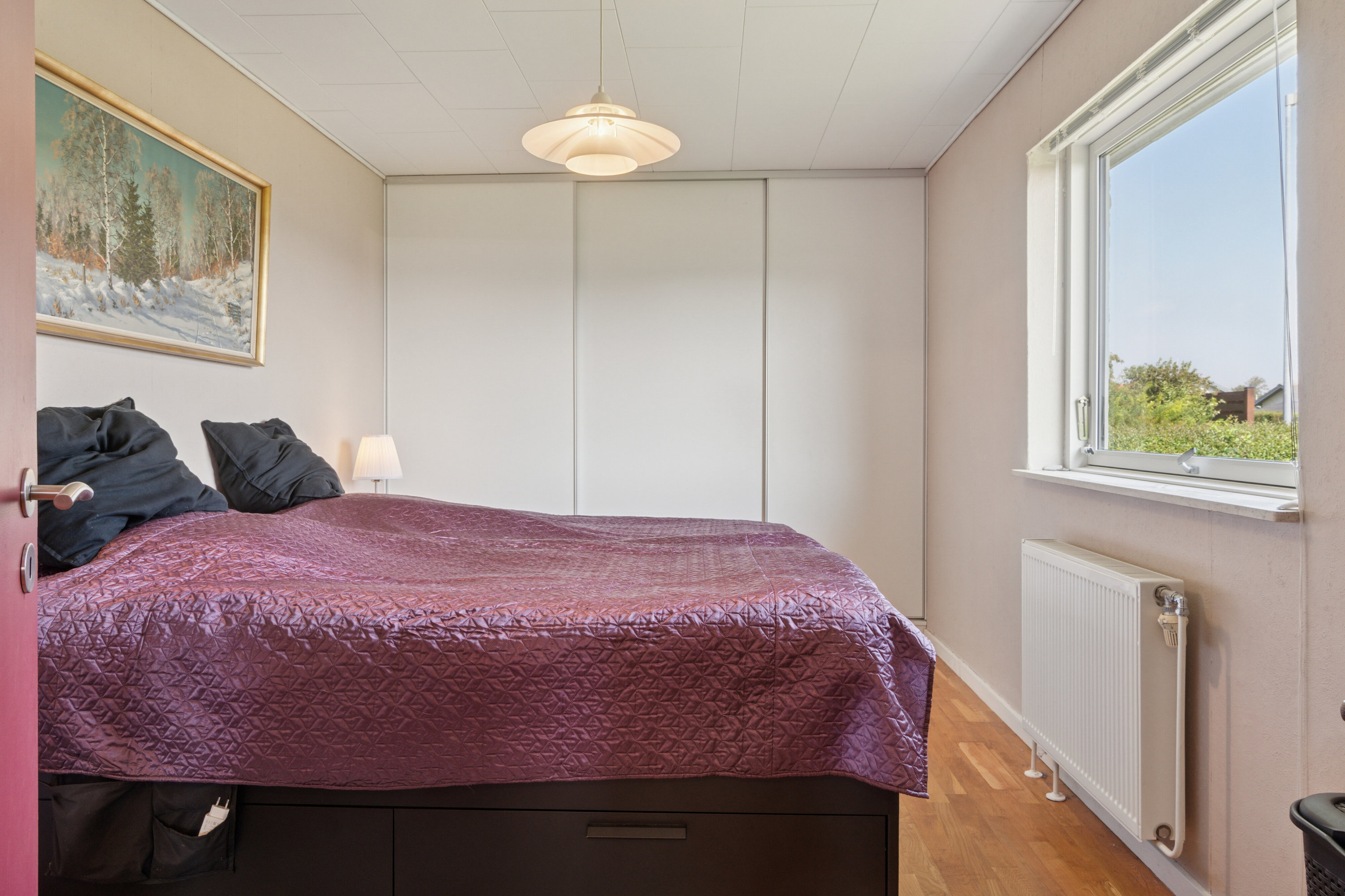 Fremhævet soveværelse billede i fuldskærmstilstand. Billede af Mejsevænget 5, 4700 Næstved