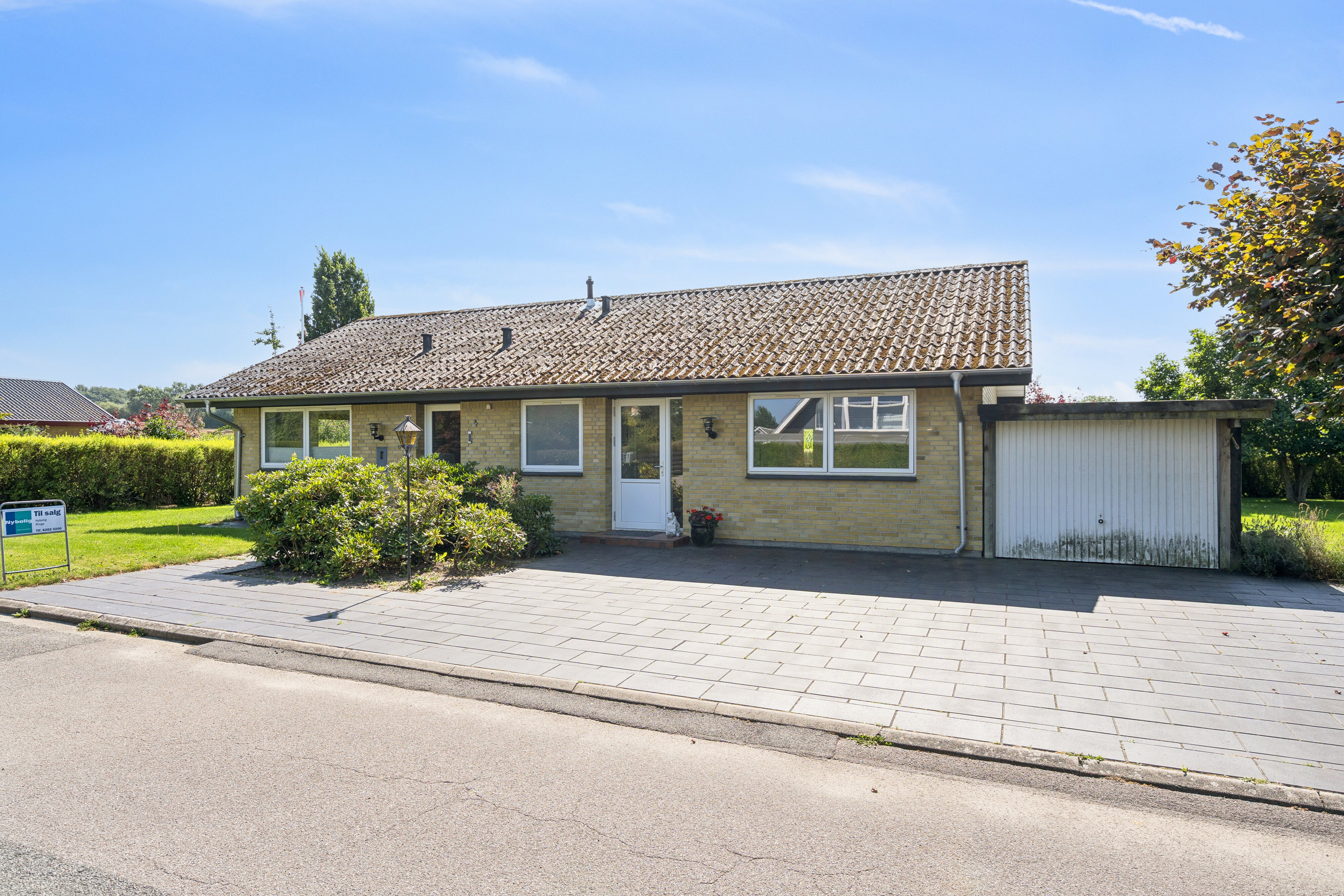 Fremhævet set fra vejen billede i fuldskærmstilstand. Billede af Mosevænget 4, Krarup, 5750 Ringe