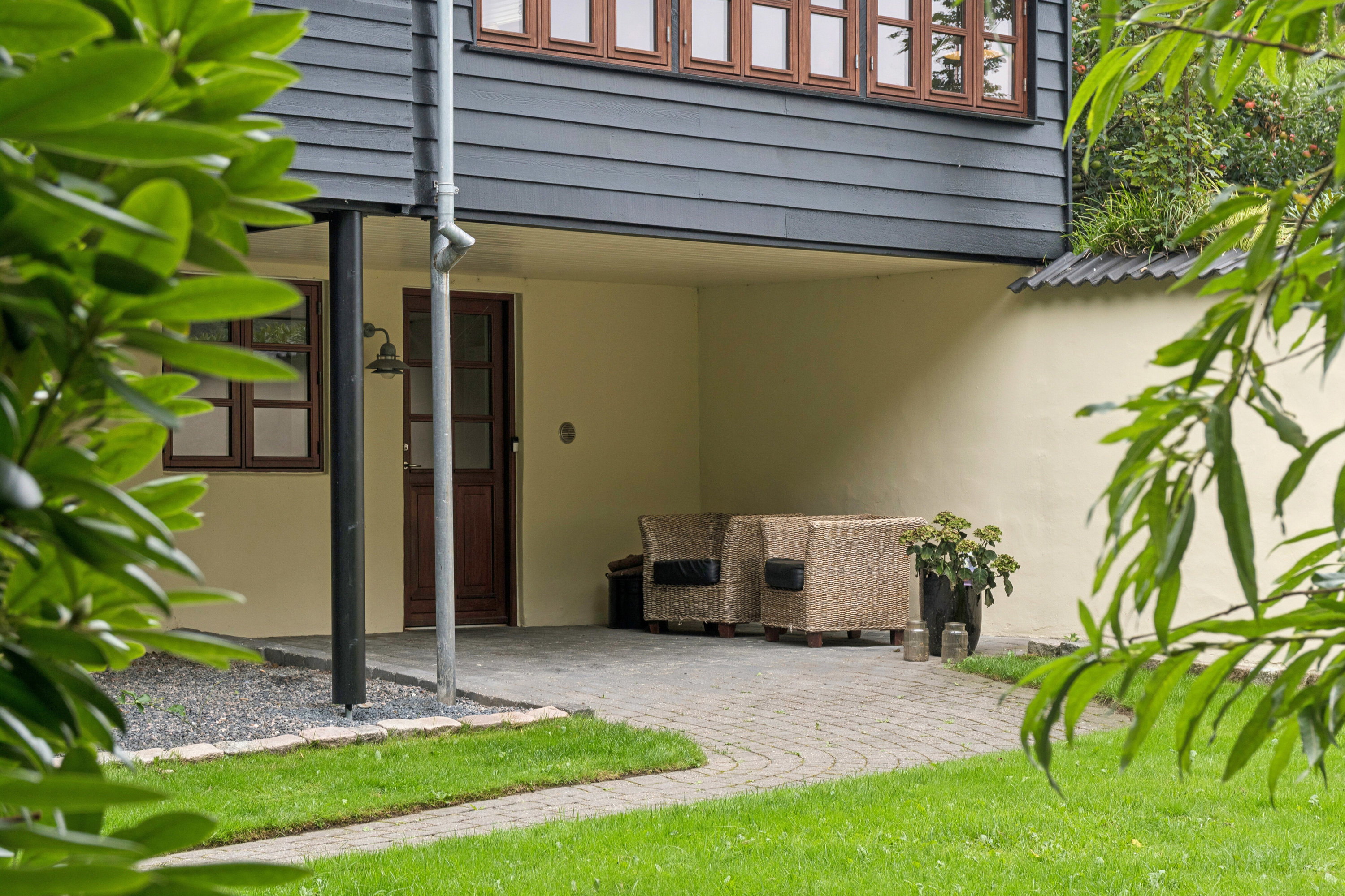 Fremhævet set fra haven billede i fuldskærmstilstand. Billede af Elsagervej 40, 9800 Hjørring