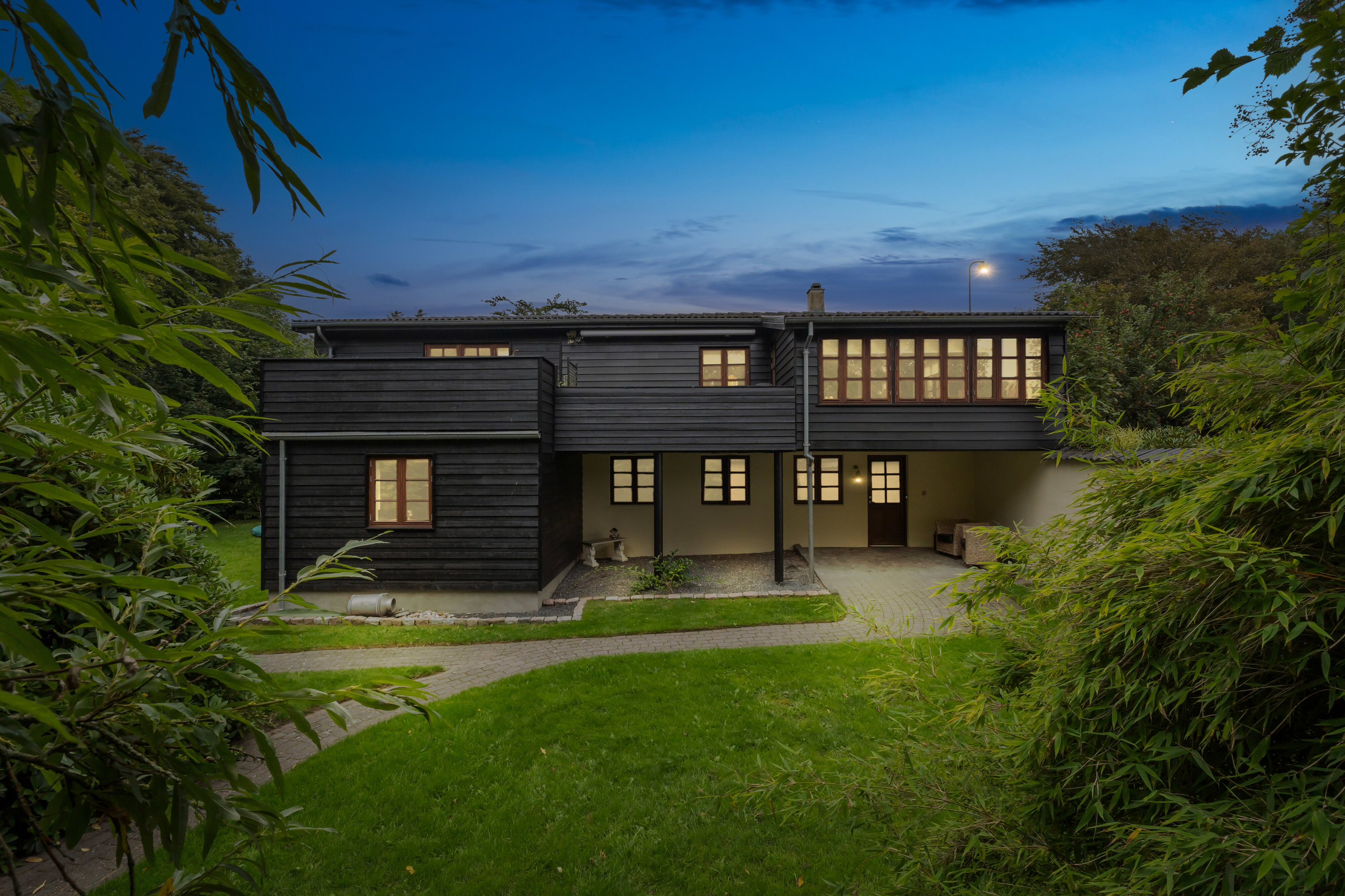 Fremhævet set fra haven billede i fuldskærmstilstand. Billede af Elsagervej 40, 9800 Hjørring