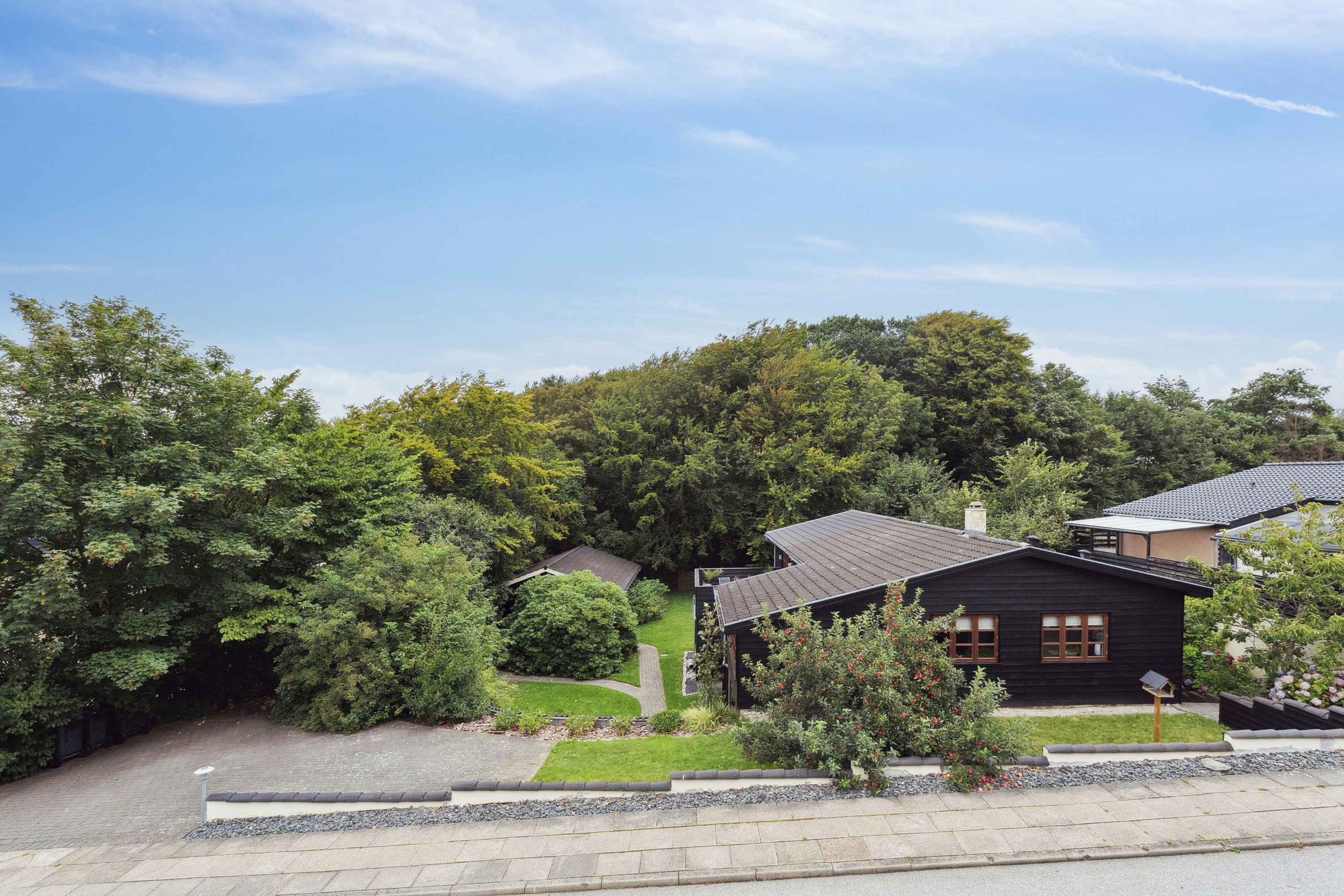 Fremhævet set fra vejen billede i fuldskærmstilstand. Billede af Elsagervej 40, 9800 Hjørring