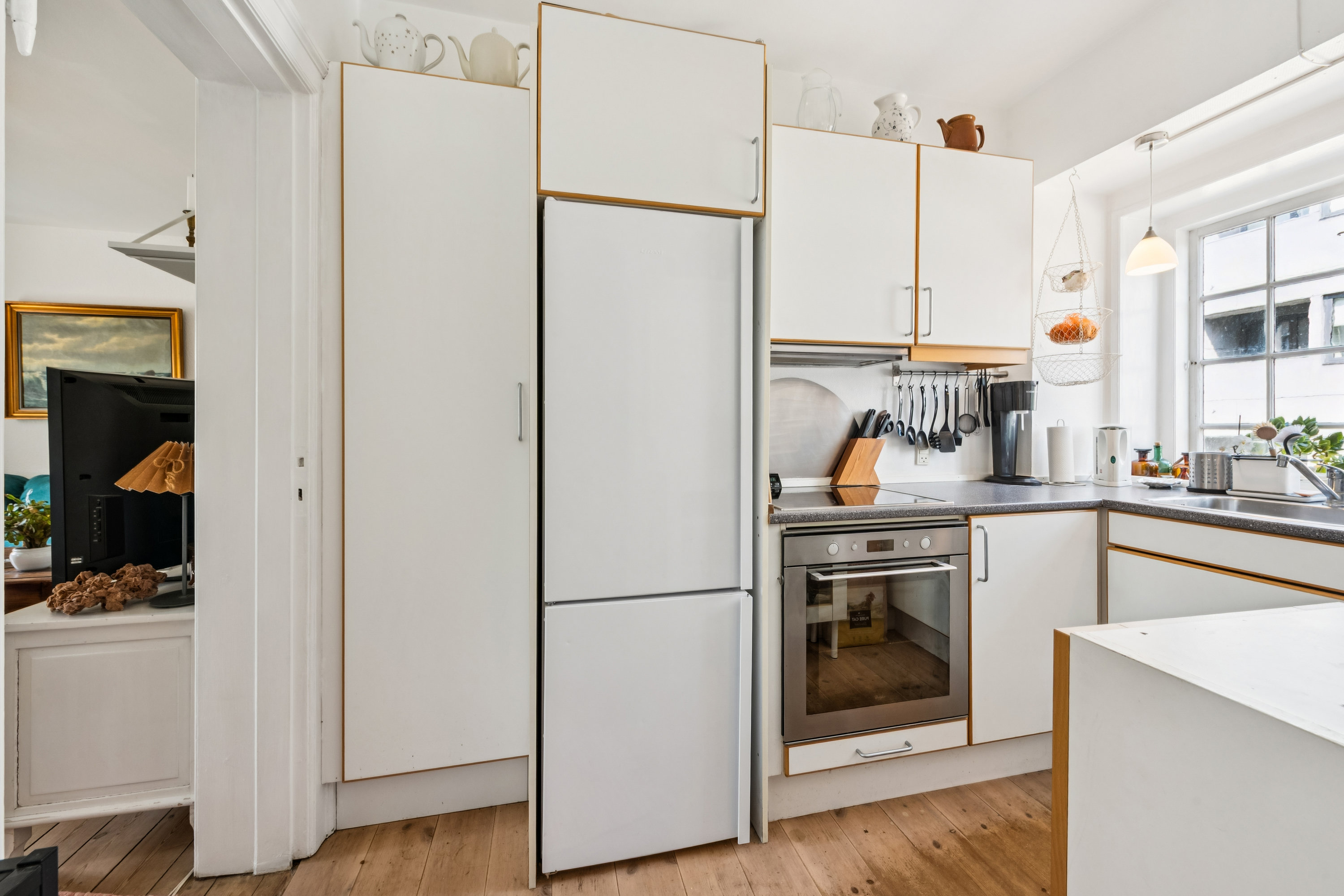 Fremhævet køkken billede i fuldskærmstilstand. Billede af Bragesvej 33, st.. tv., 3000 Helsingør