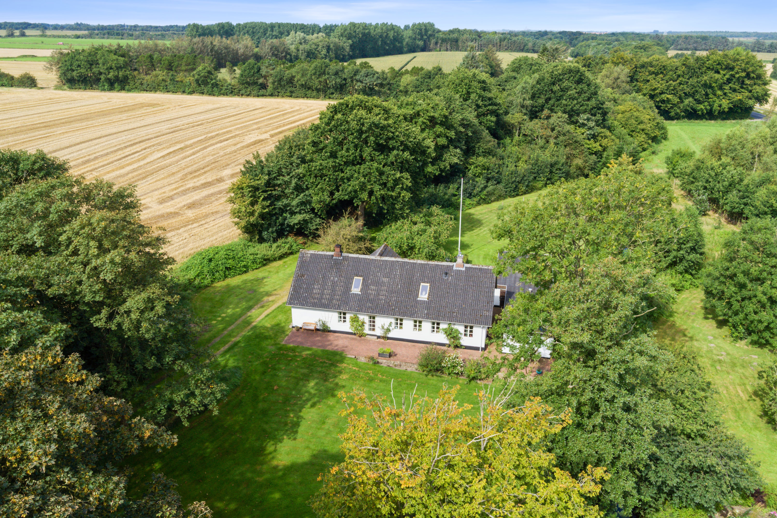 Fremhævet luftfoto billede i fuldskærmstilstand. Billede af Møllehusvej 4, Skallebæk, 6760 Ribe