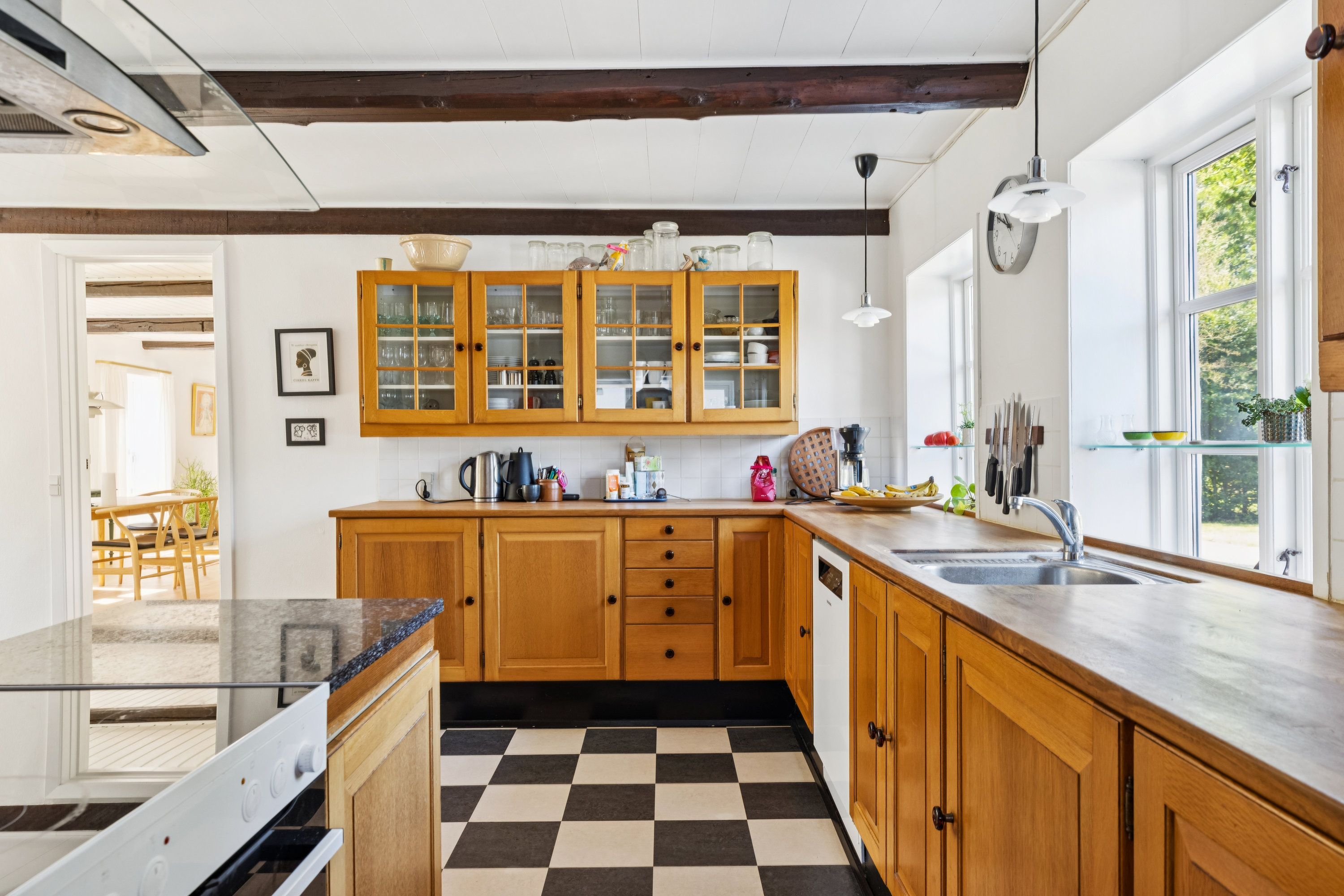 Fremhævet køkken billede i fuldskærmstilstand. Billede af Møllehusvej 4, Skallebæk, 6760 Ribe