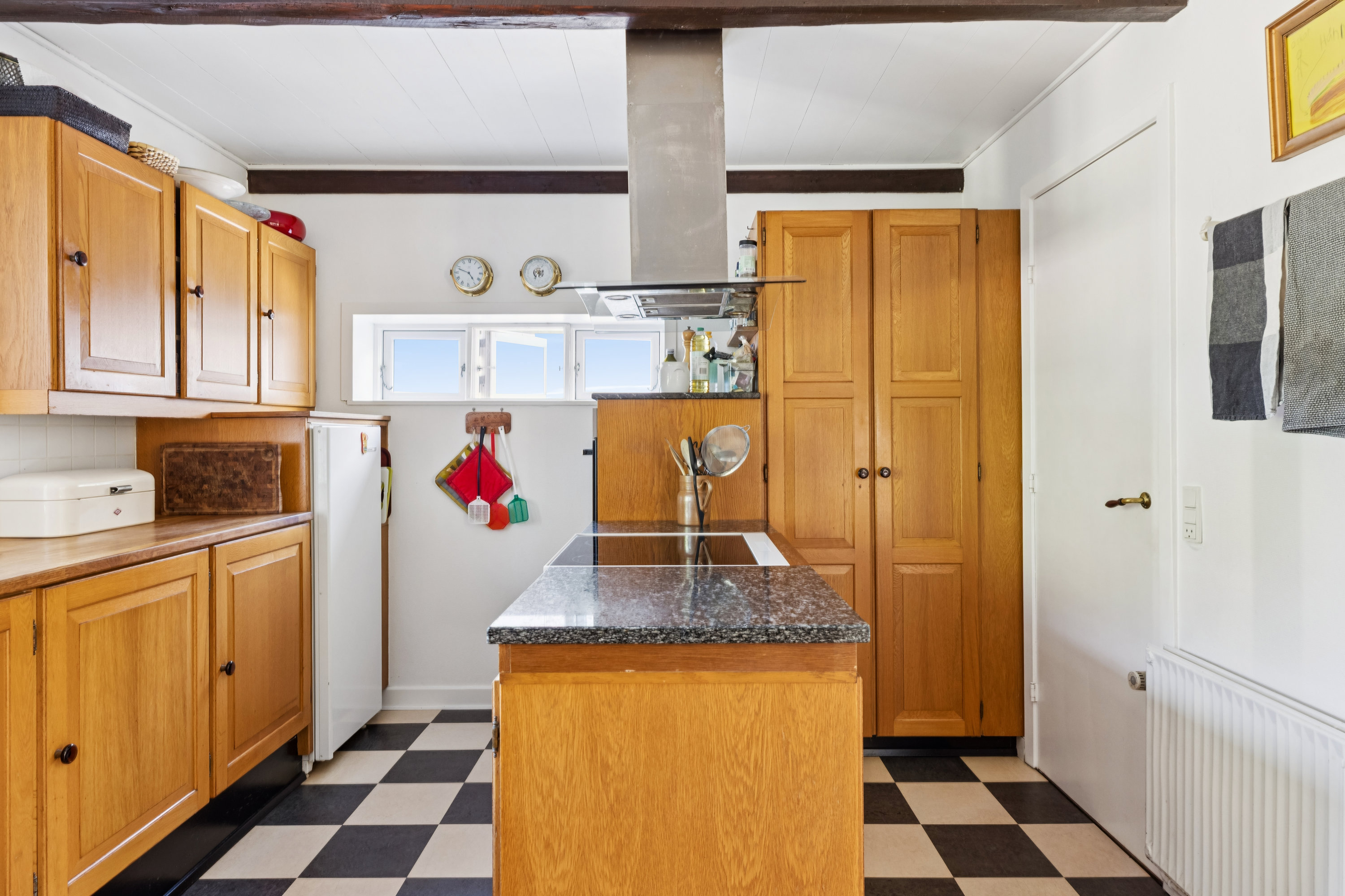 Fremhævet køkken billede i fuldskærmstilstand. Billede af Møllehusvej 4, Skallebæk, 6760 Ribe