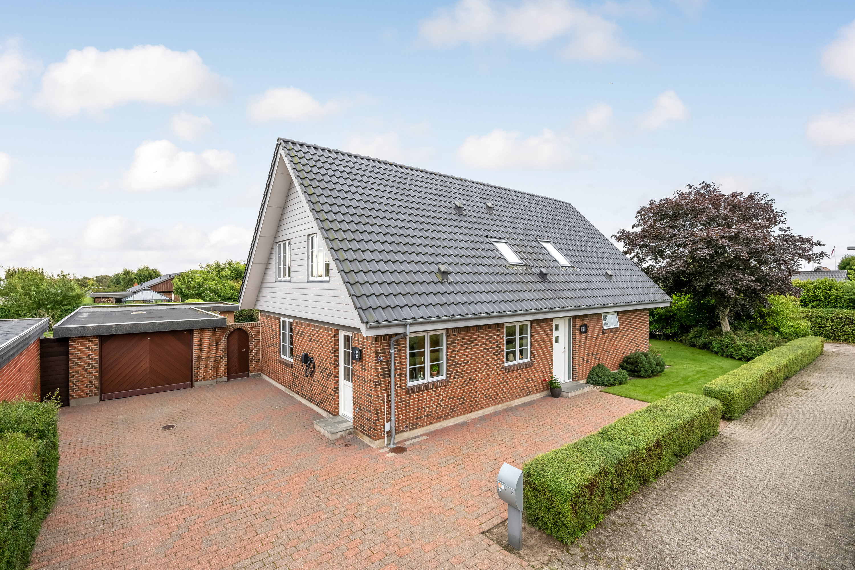 Fremhævet facade billede i fuldskærmstilstand. Billede af Markledet 55, 6950 Ringkøbing